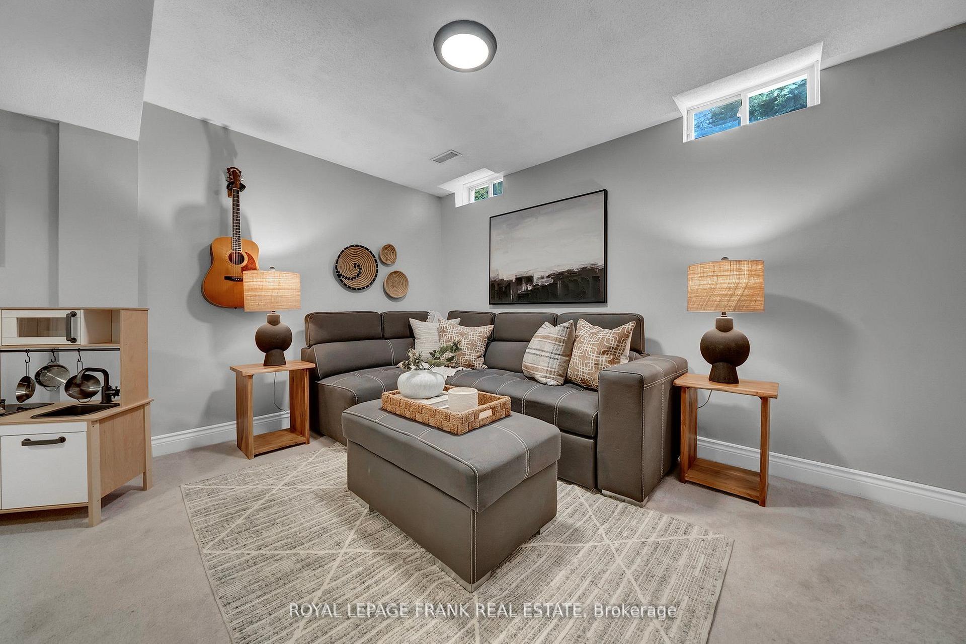 Photo 21 of 49 Hearthstone Crescent, Clarington, Courtice — HOMEH