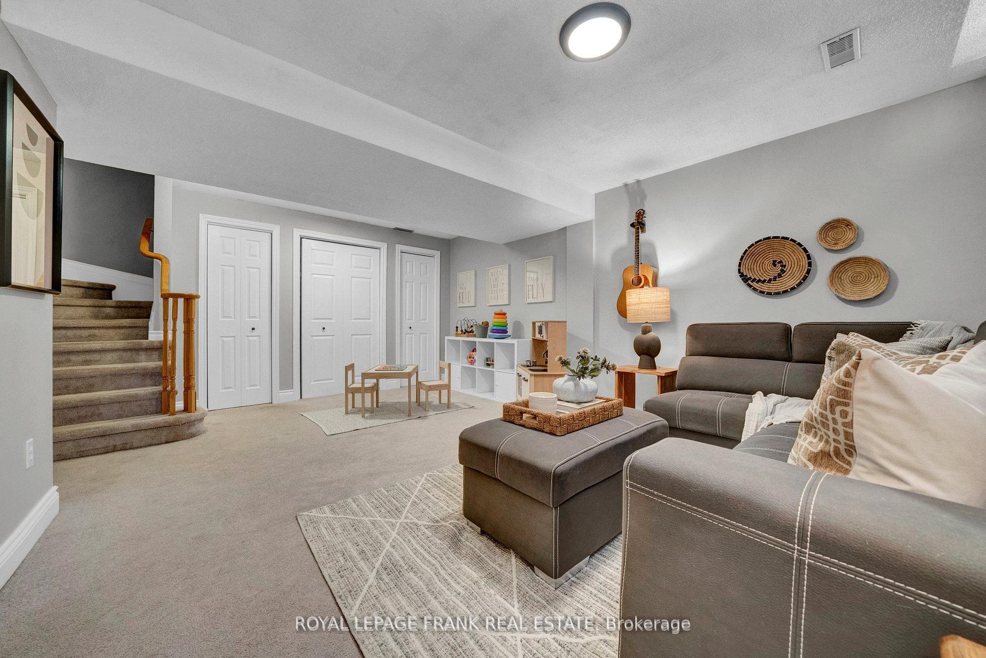 Photo 22 of 49 Hearthstone Crescent, Clarington, Courtice — HOMEH