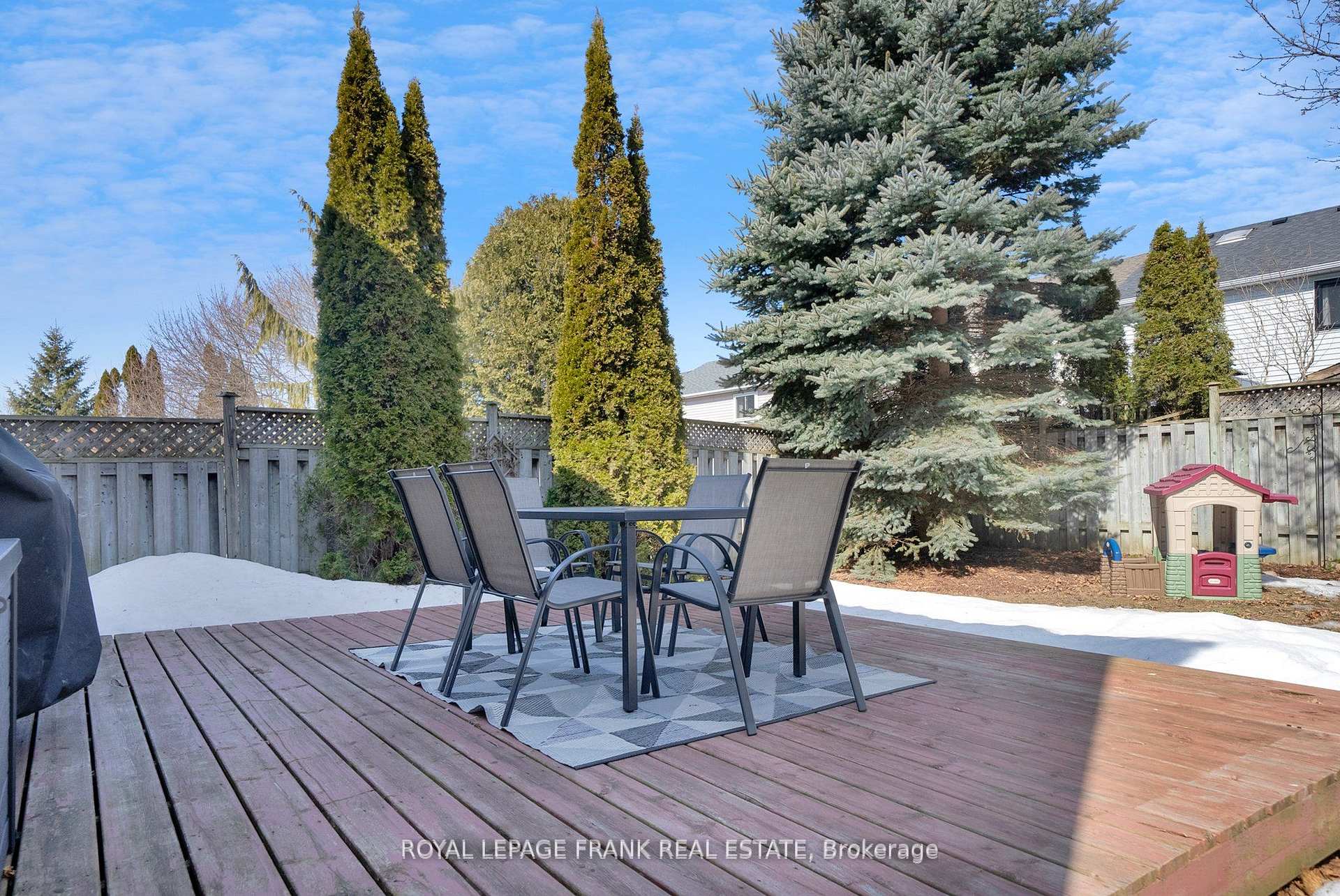 Photo 25 of 49 Hearthstone Crescent, Clarington, Courtice — HOMEH