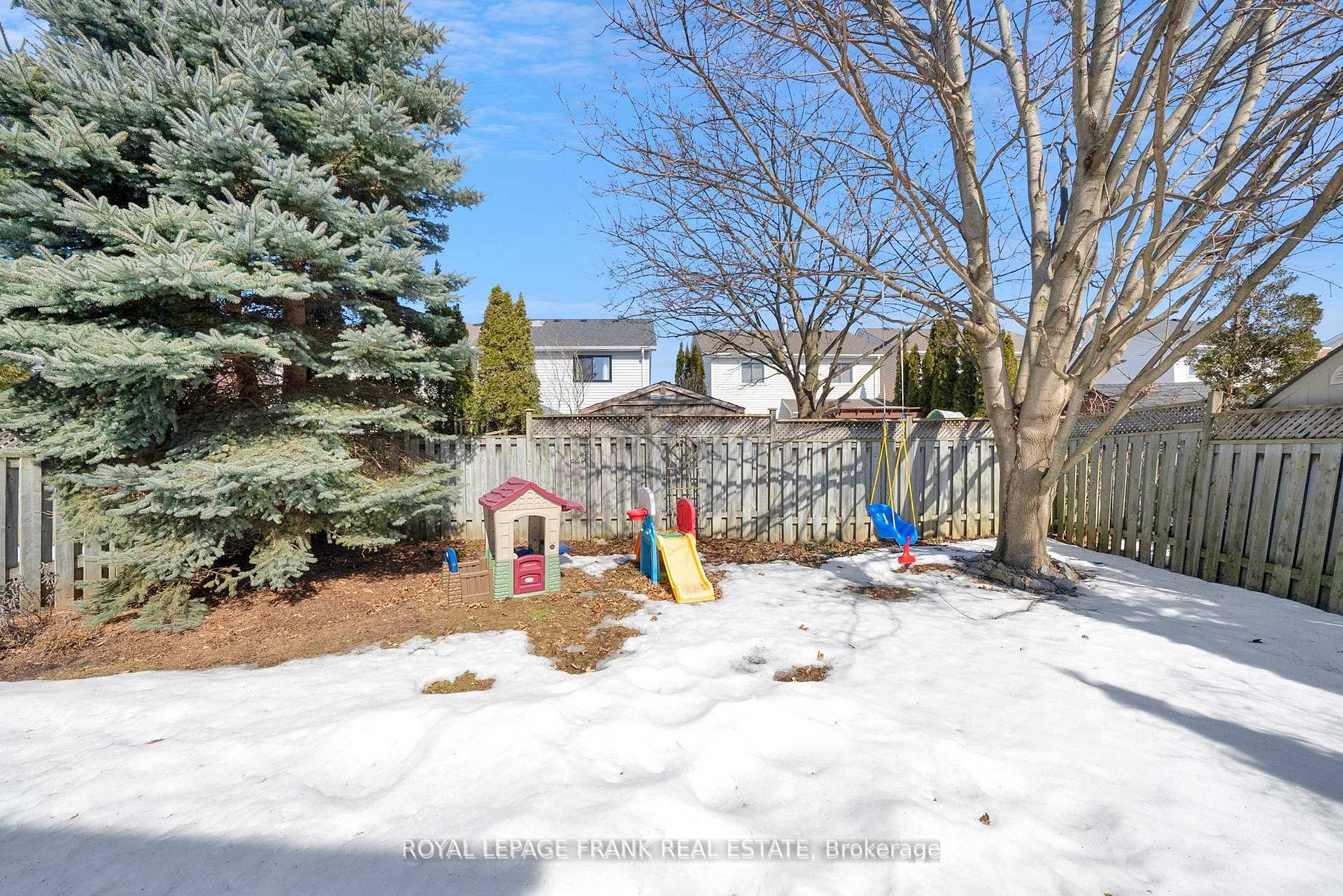 Photo 26 of 49 Hearthstone Crescent, Clarington, Courtice — HOMEH