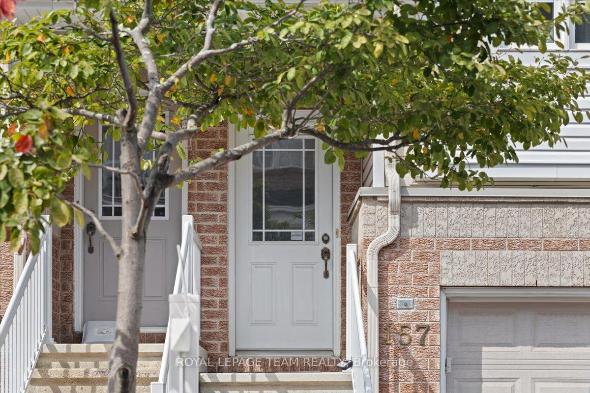 Photo 3 of 157 Fordham Private, Ottawa, Central Park — HOMEH