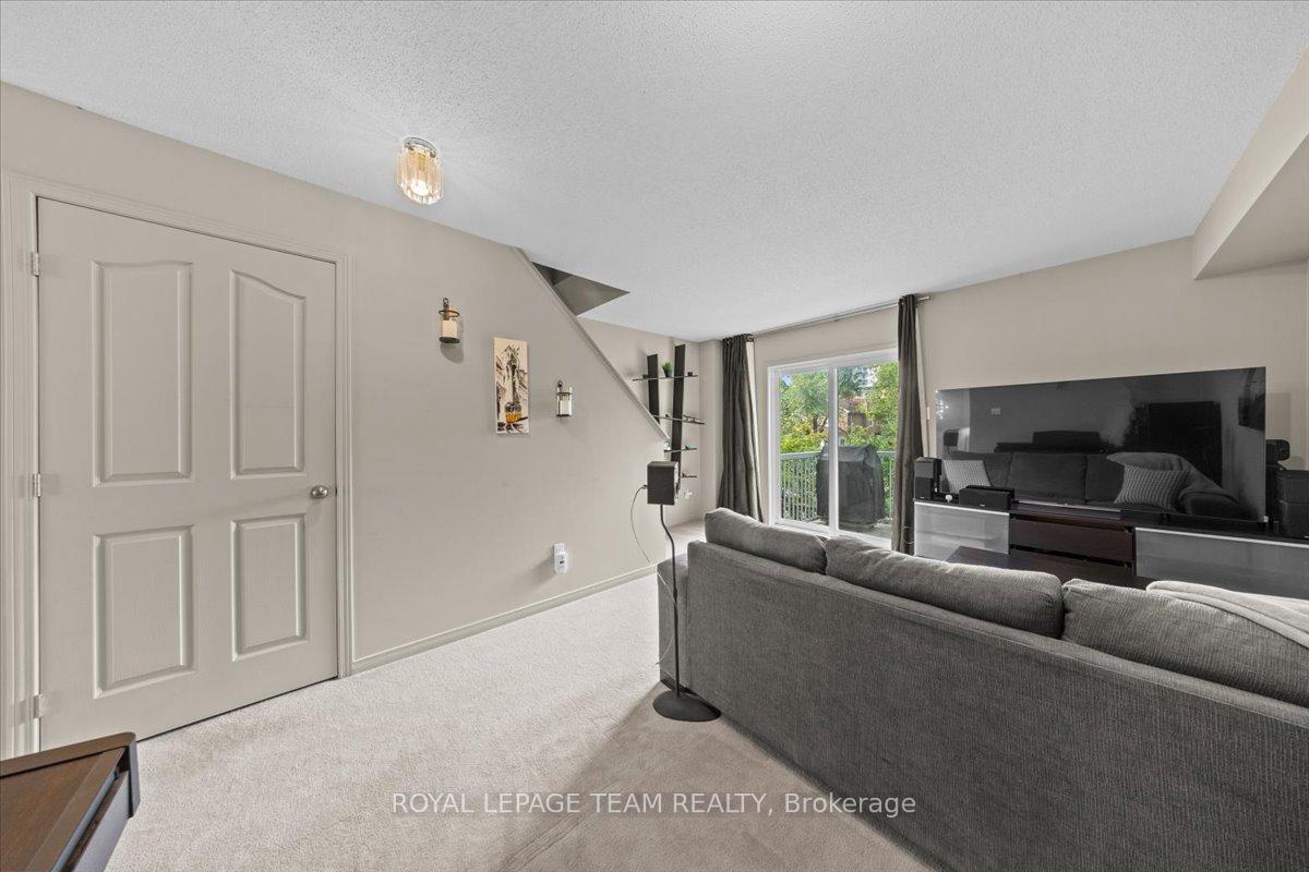 Photo 7 of 157 Fordham Private, Ottawa, Central Park — HOMEH