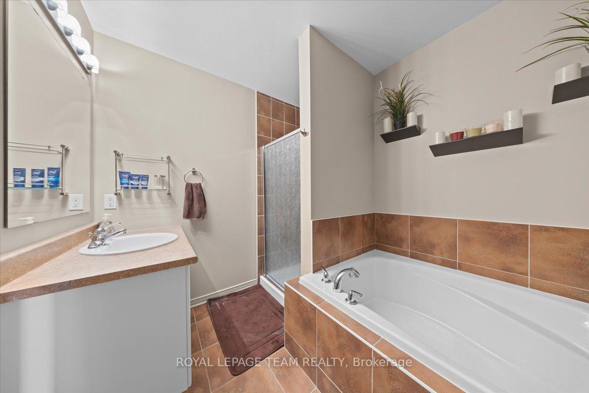 Photo 14 of 157 Fordham Private, Ottawa, Central Park — HOMEH