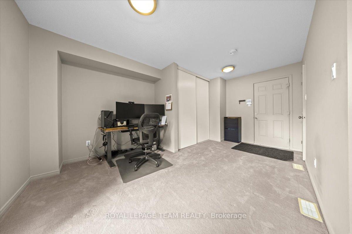 Photo 19 of 157 Fordham Private, Ottawa, Central Park — HOMEH