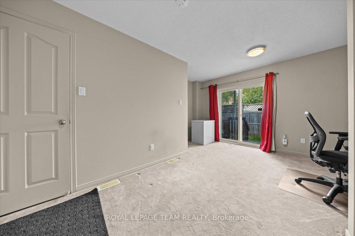 Photo 24 of 157 Fordham Private, Ottawa, Central Park — HOMEH