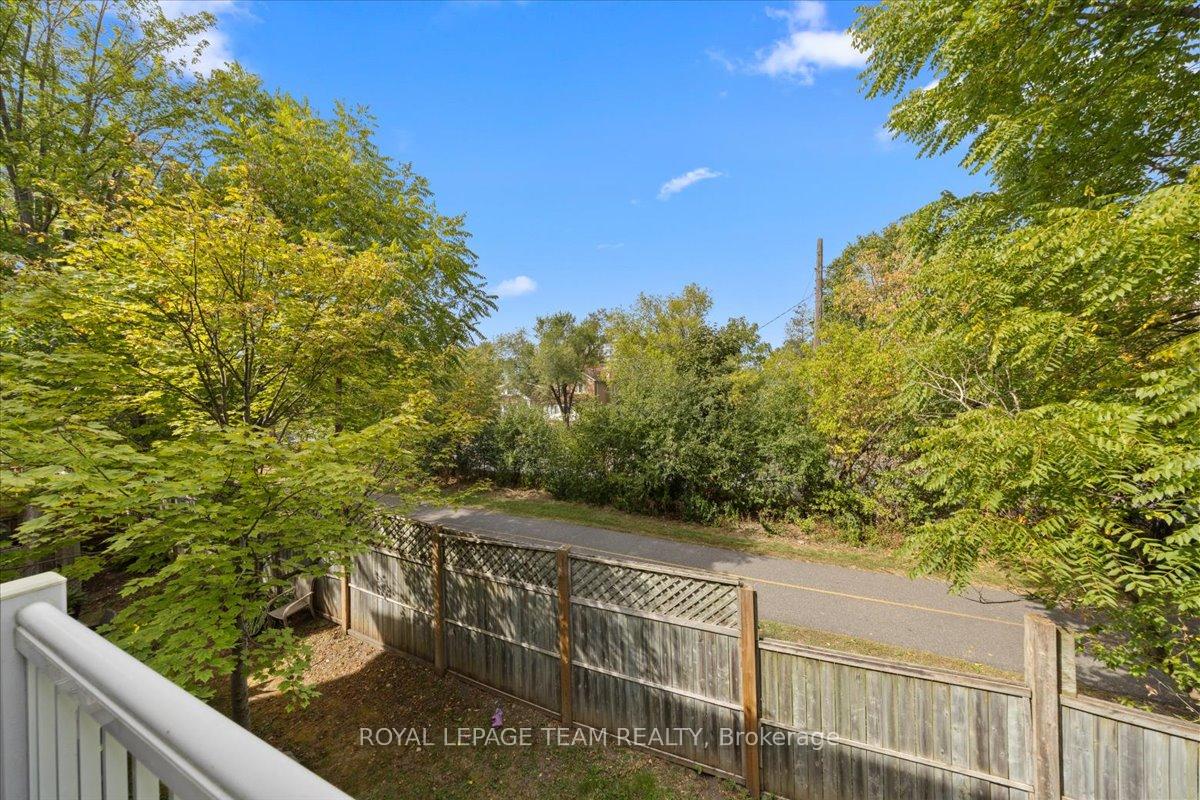 Photo 21 of 157 Fordham Private, Ottawa, Central Park — HOMEH