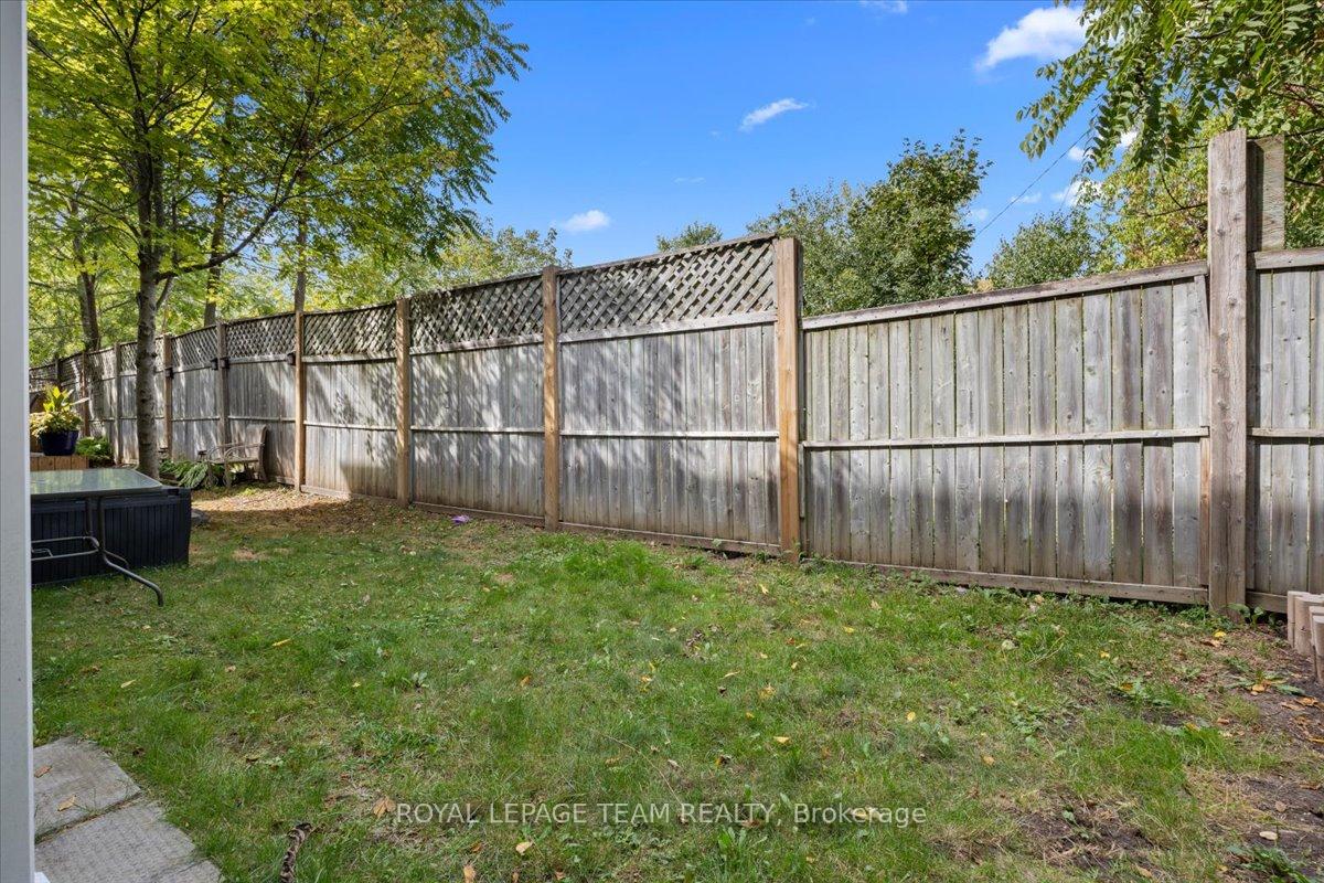 Photo 25 of 157 Fordham Private, Ottawa, Central Park — HOMEH