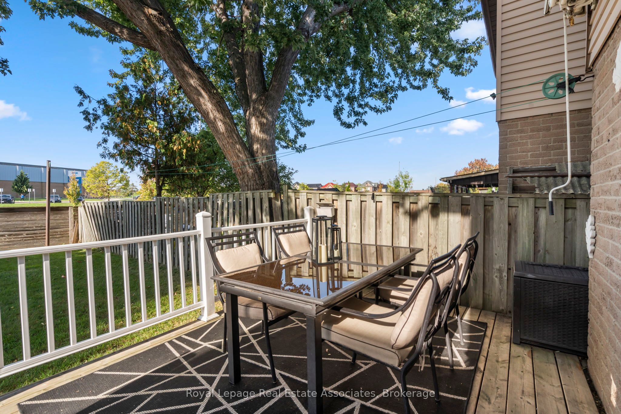 Photo 75 of 60 Newbridge Crescent, Brampton, Westgate — HOMEH