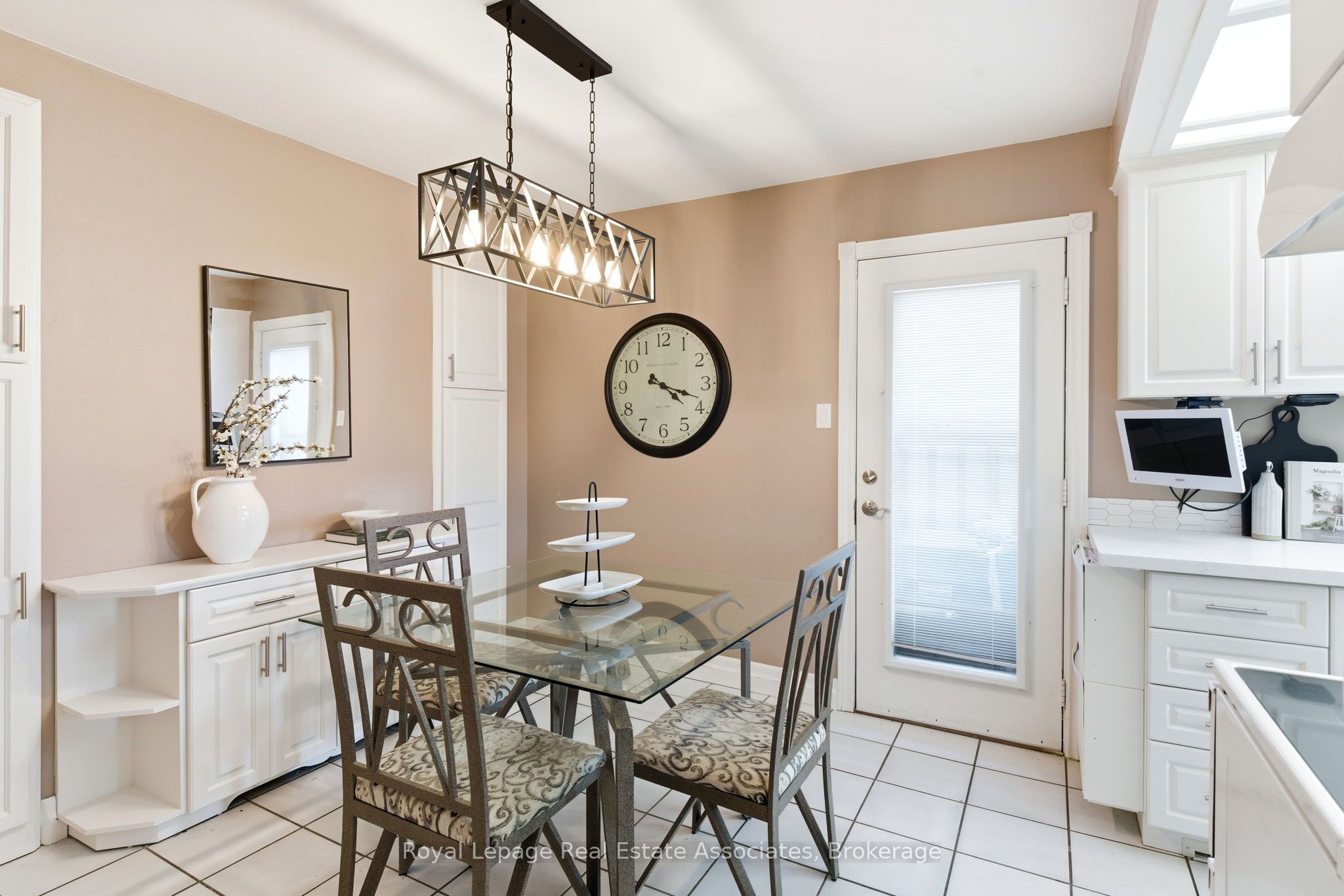 Photo 53 of 60 Newbridge Crescent, Brampton, Westgate — HOMEH