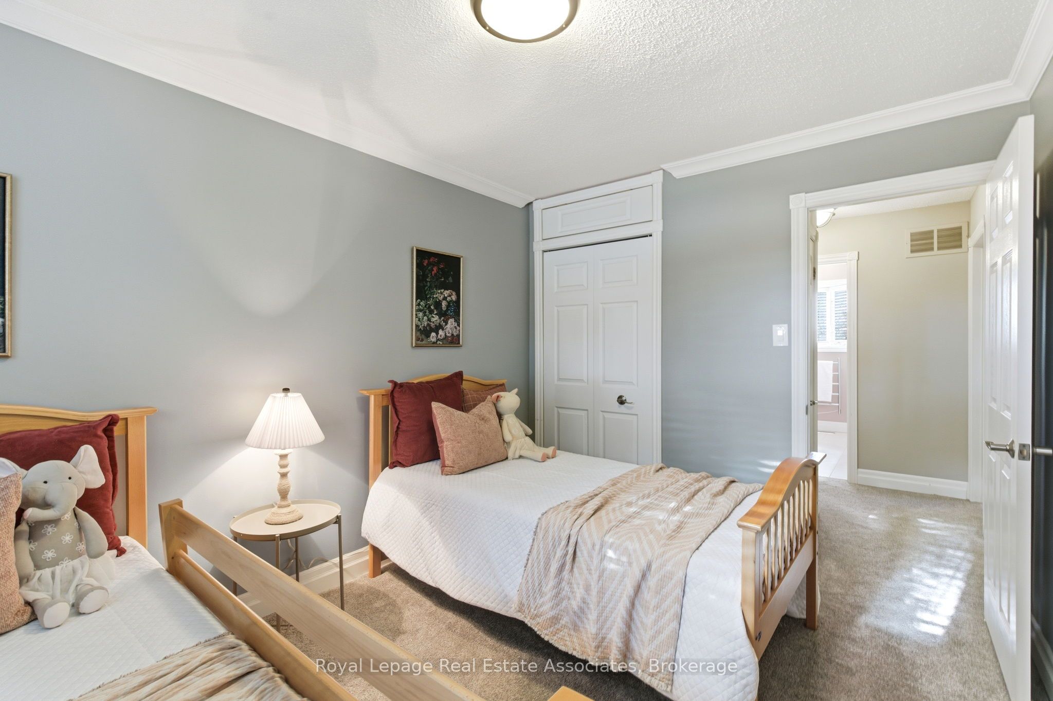 Photo 61 of 60 Newbridge Crescent, Brampton, Westgate — HOMEH
