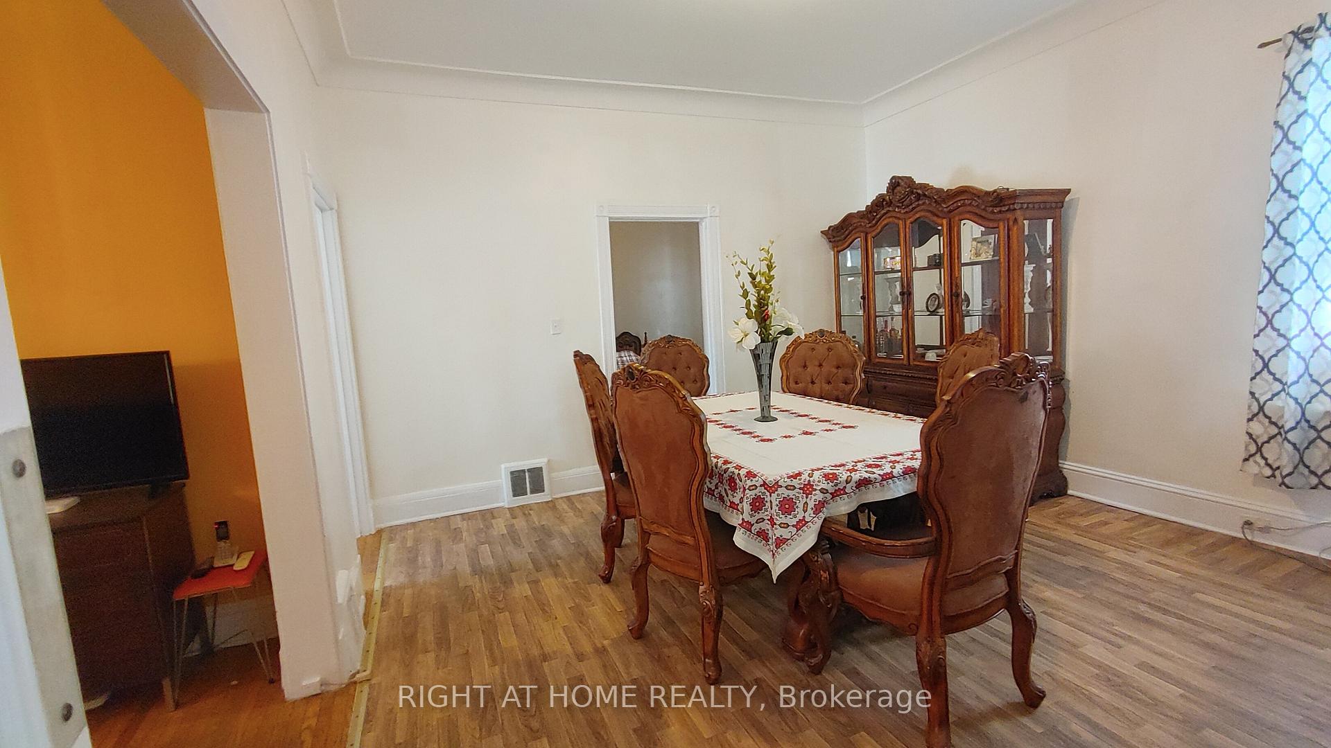 Photo 11 of 698 Cannon Street E, Hamilton, Gibson — HOMEH