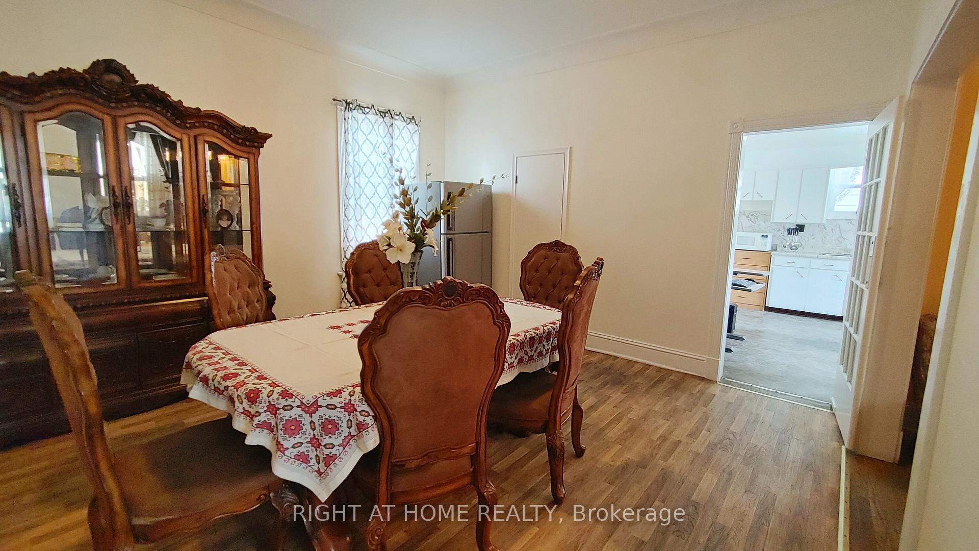 Photo 13 of 698 Cannon Street E, Hamilton, Gibson — HOMEH