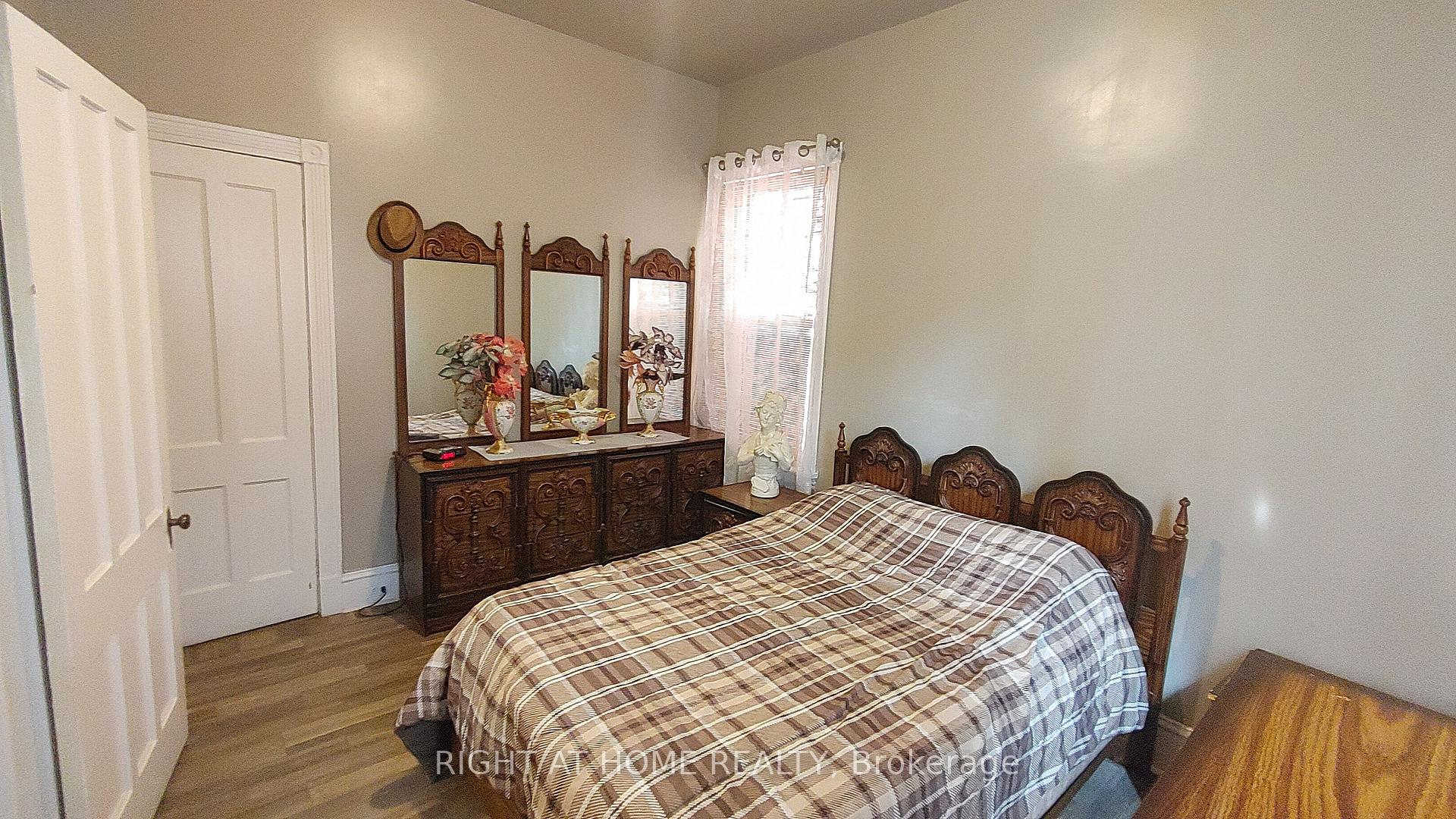 Photo 22 of 698 Cannon Street E, Hamilton, Gibson — HOMEH