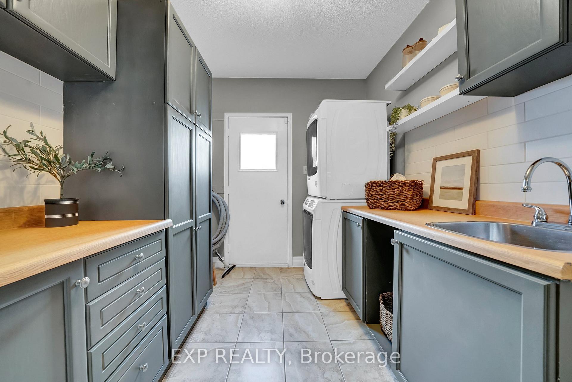 Photo 2 of 26 Lillian Crescent, Clarington, Newcastle — HOMEH