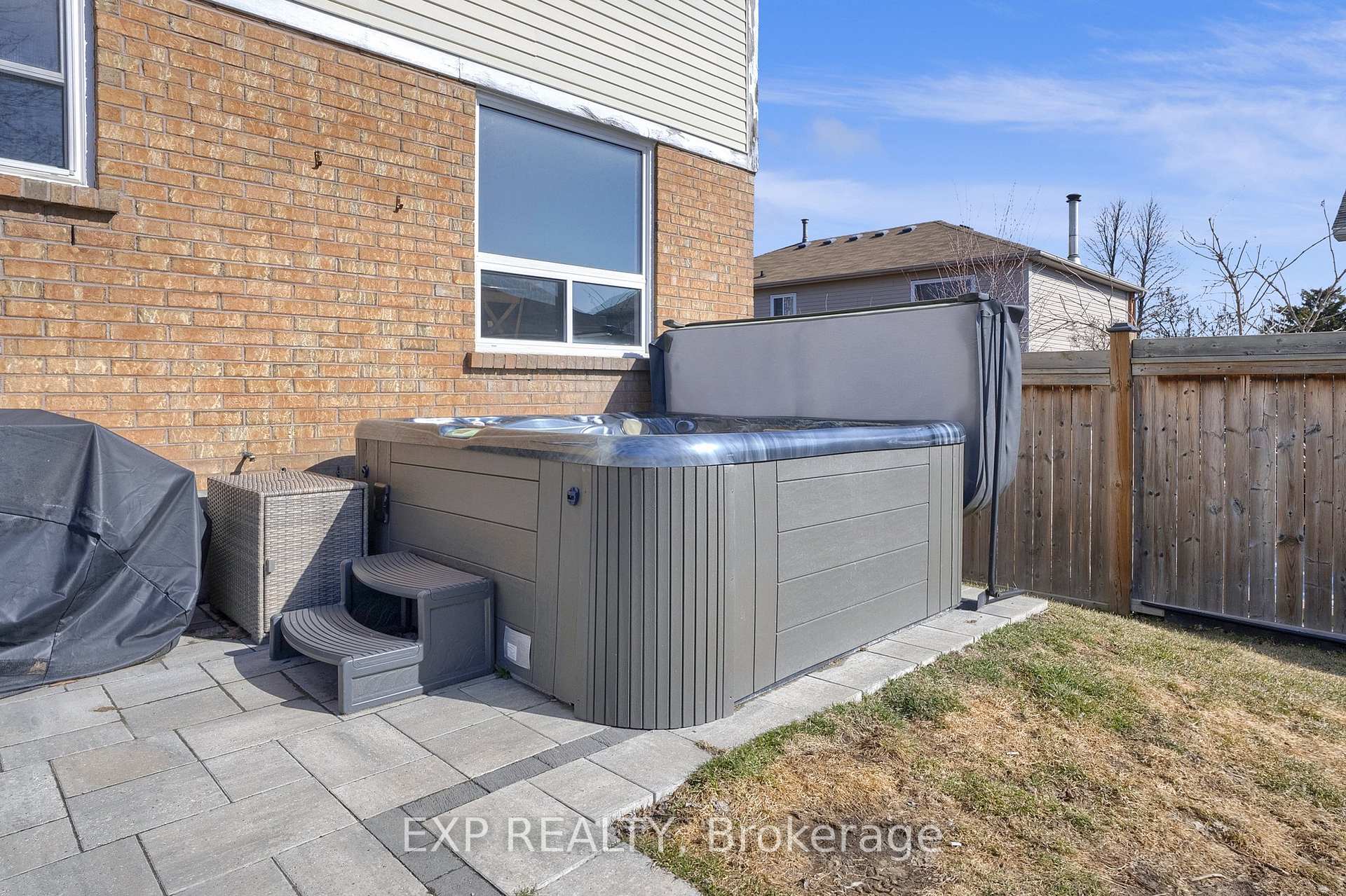 Photo 24 of 26 Lillian Crescent, Clarington, Newcastle — HOMEH