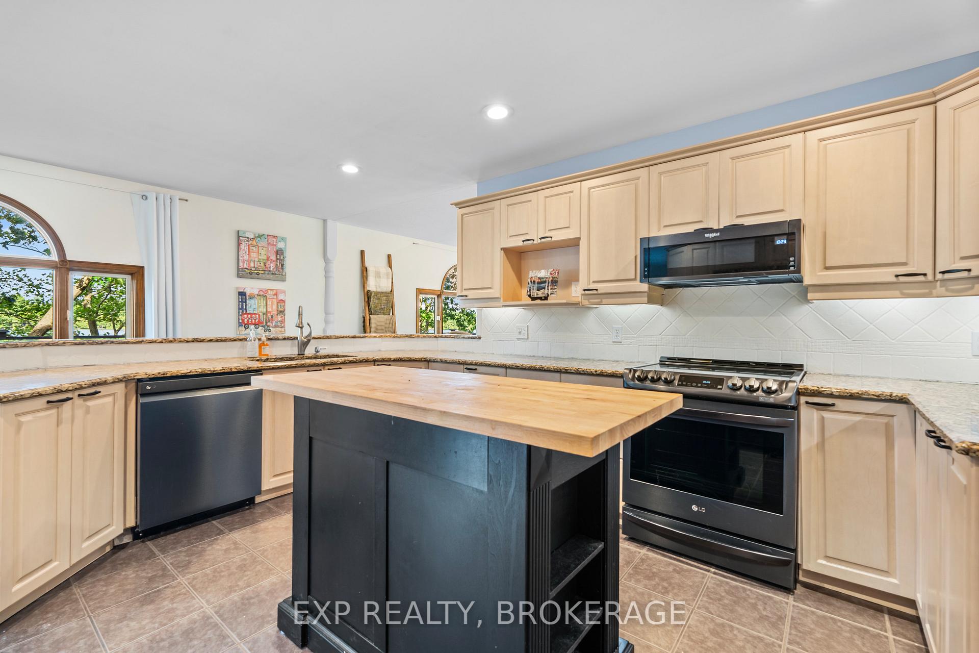 Photo 12 of 1403A Everett Lane, Frontenac, Frontenac South — HOMEH
