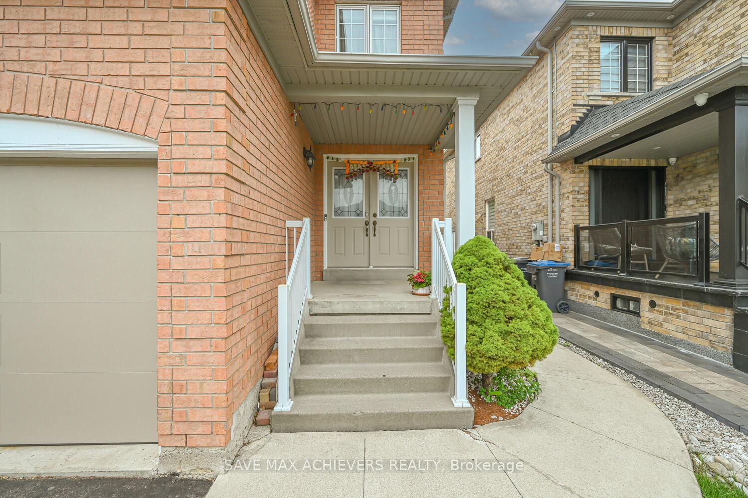 Front of 21 Riverplace Crescent