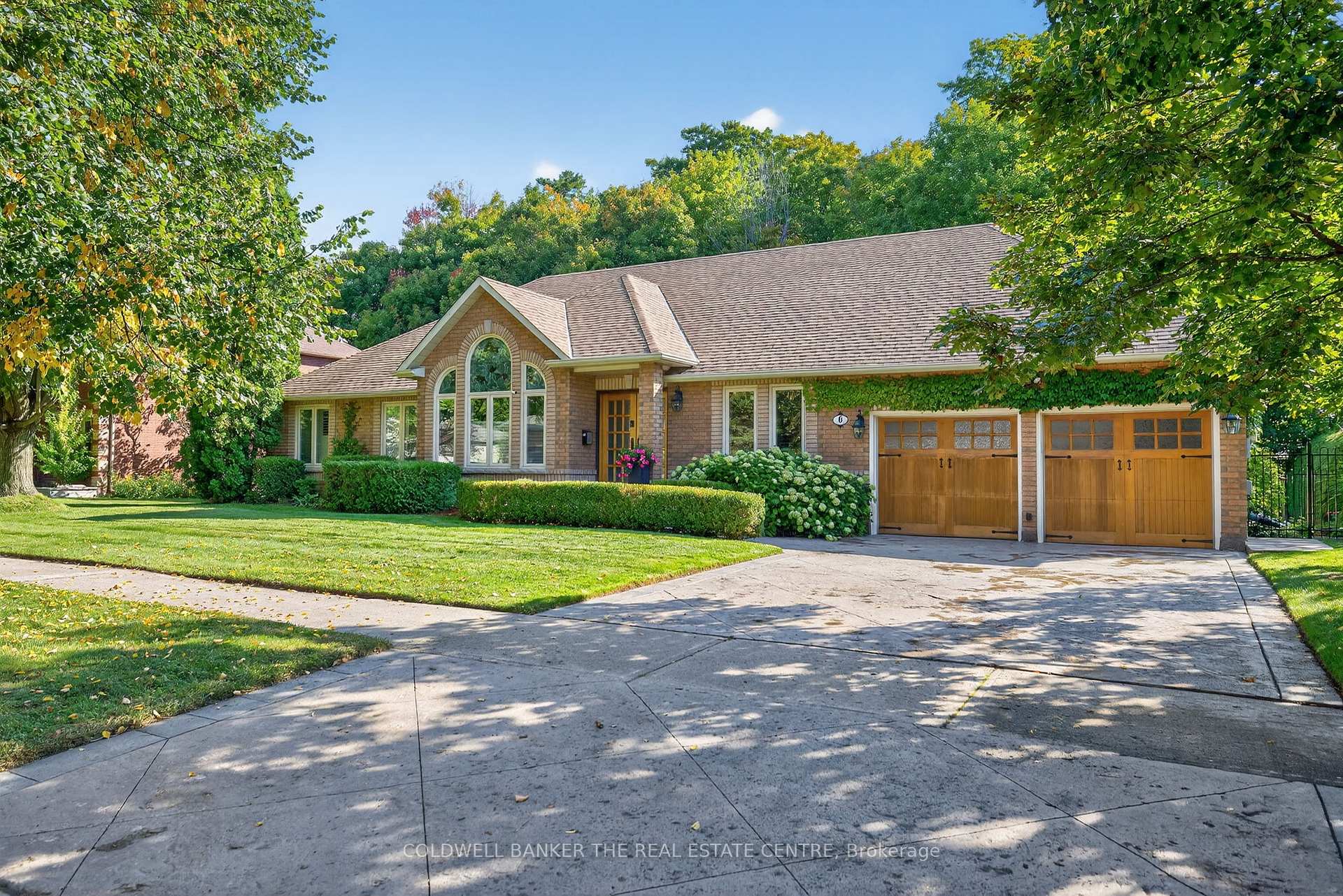 Photo 2 of 6 Falling Leaf Court, Aurora, Hills of St Andrew — HOMEH