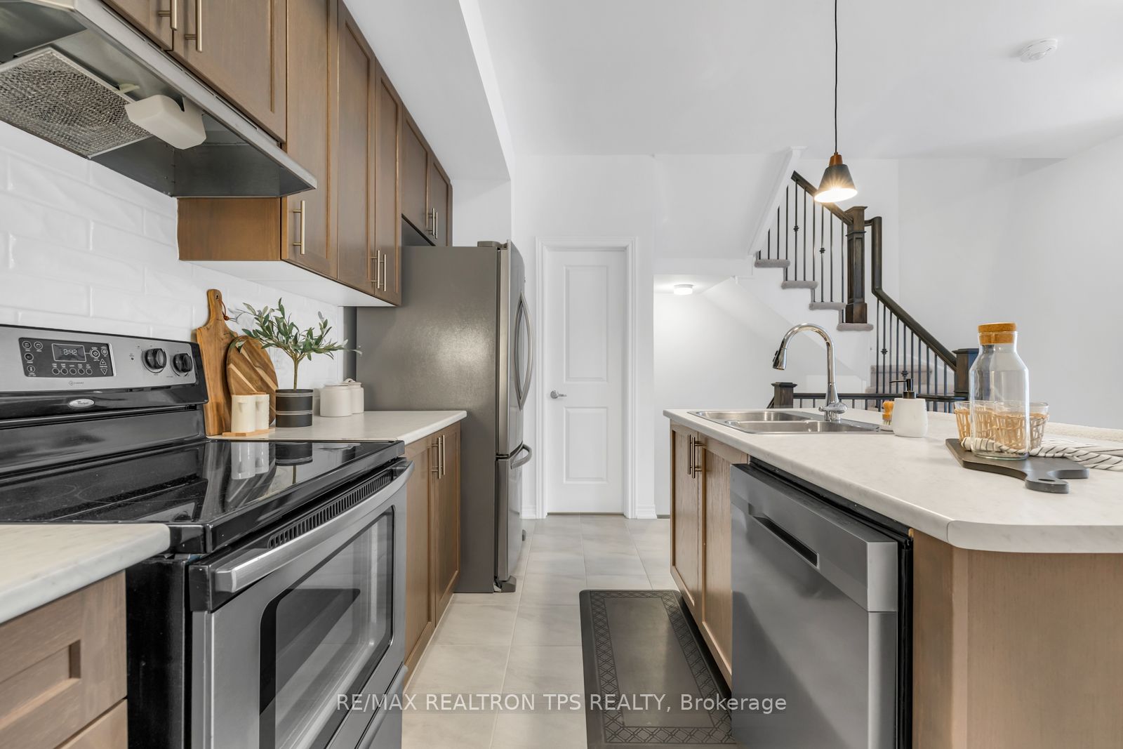 Photo 36 of 1107 Lockie Drive, Oshawa, Kedron — HOMEH