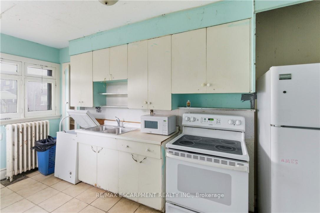 Photo 24 of 93 Barnesdale Boulevard, Hamilton, Stipley — HOMEH