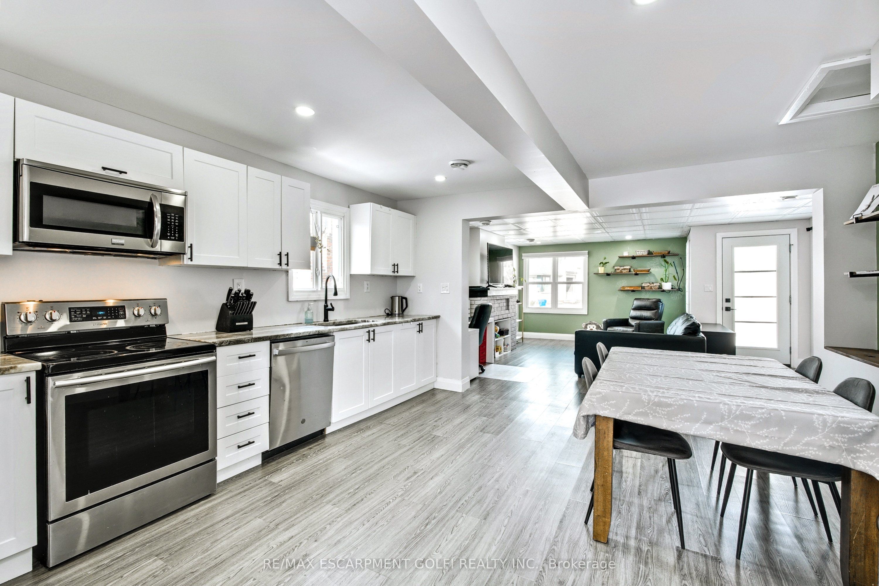Photo 45 of 27 Grapeview Drive, St. Catharines, Grapeview — HOMEH