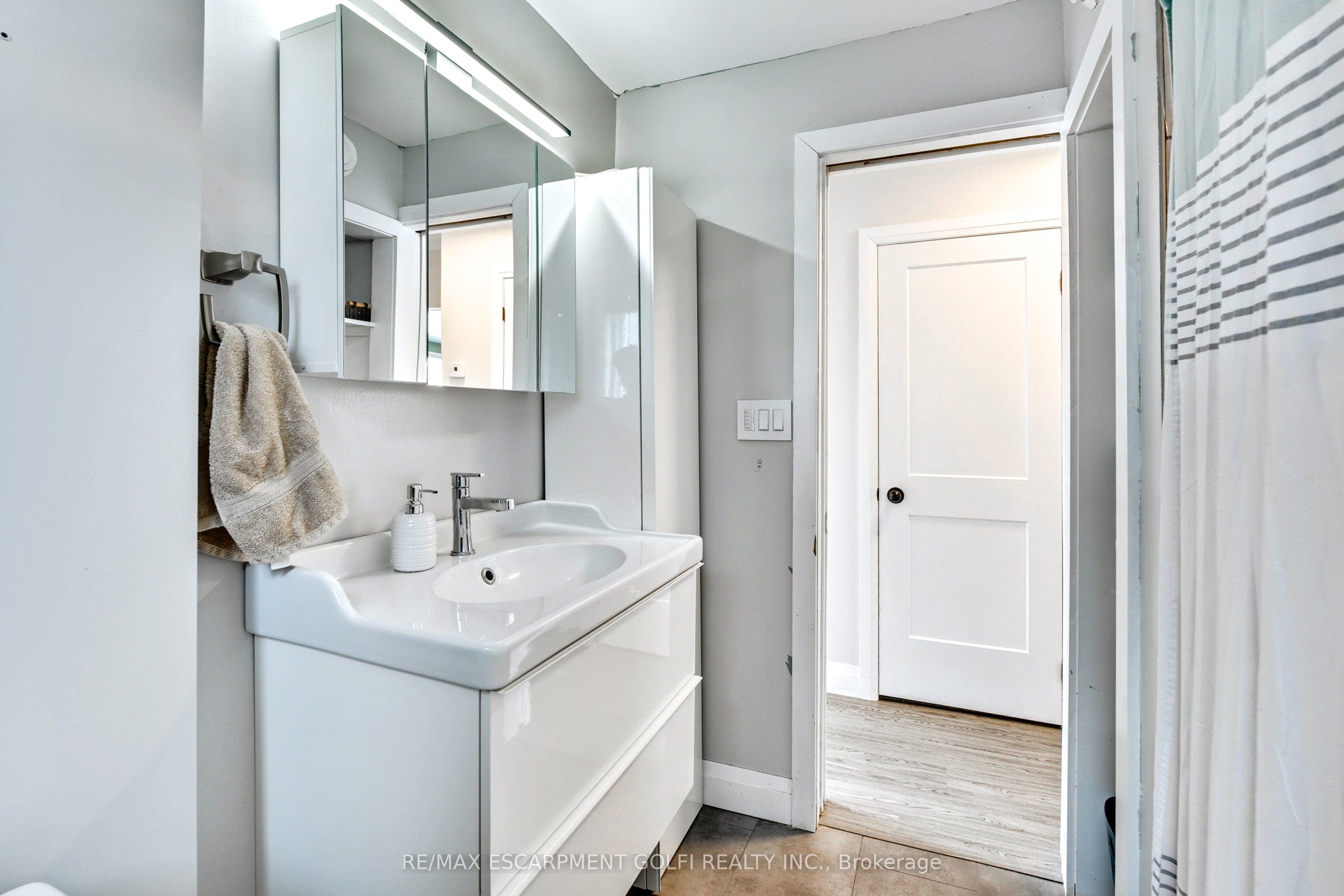 Photo 56 of 27 Grapeview Drive, St. Catharines, Grapeview — HOMEH