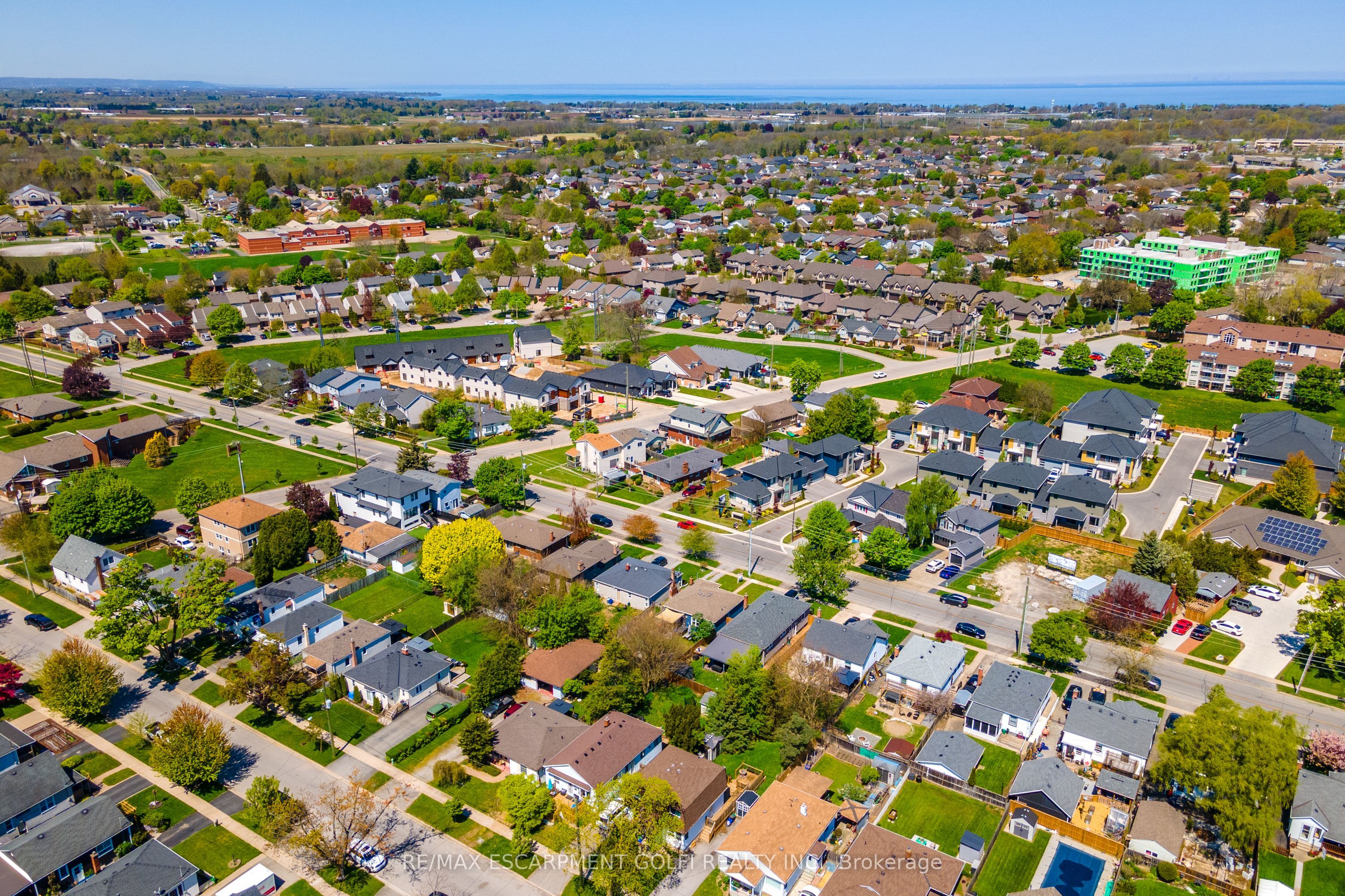 Photo 73 of 27 Grapeview Drive, St. Catharines, Grapeview — HOMEH