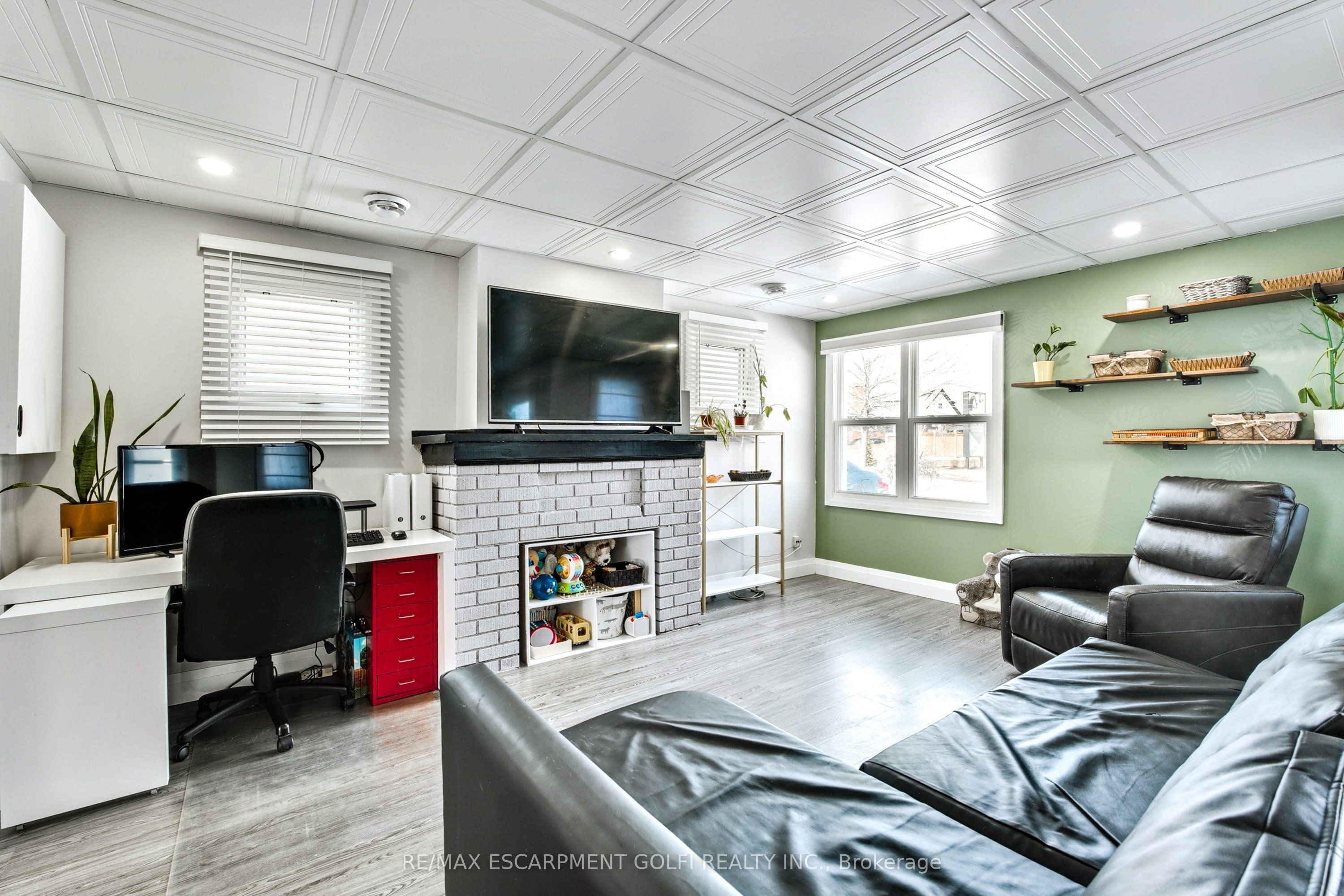 Photo 39 of 27 Grapeview Drive, St. Catharines, Grapeview — HOMEH