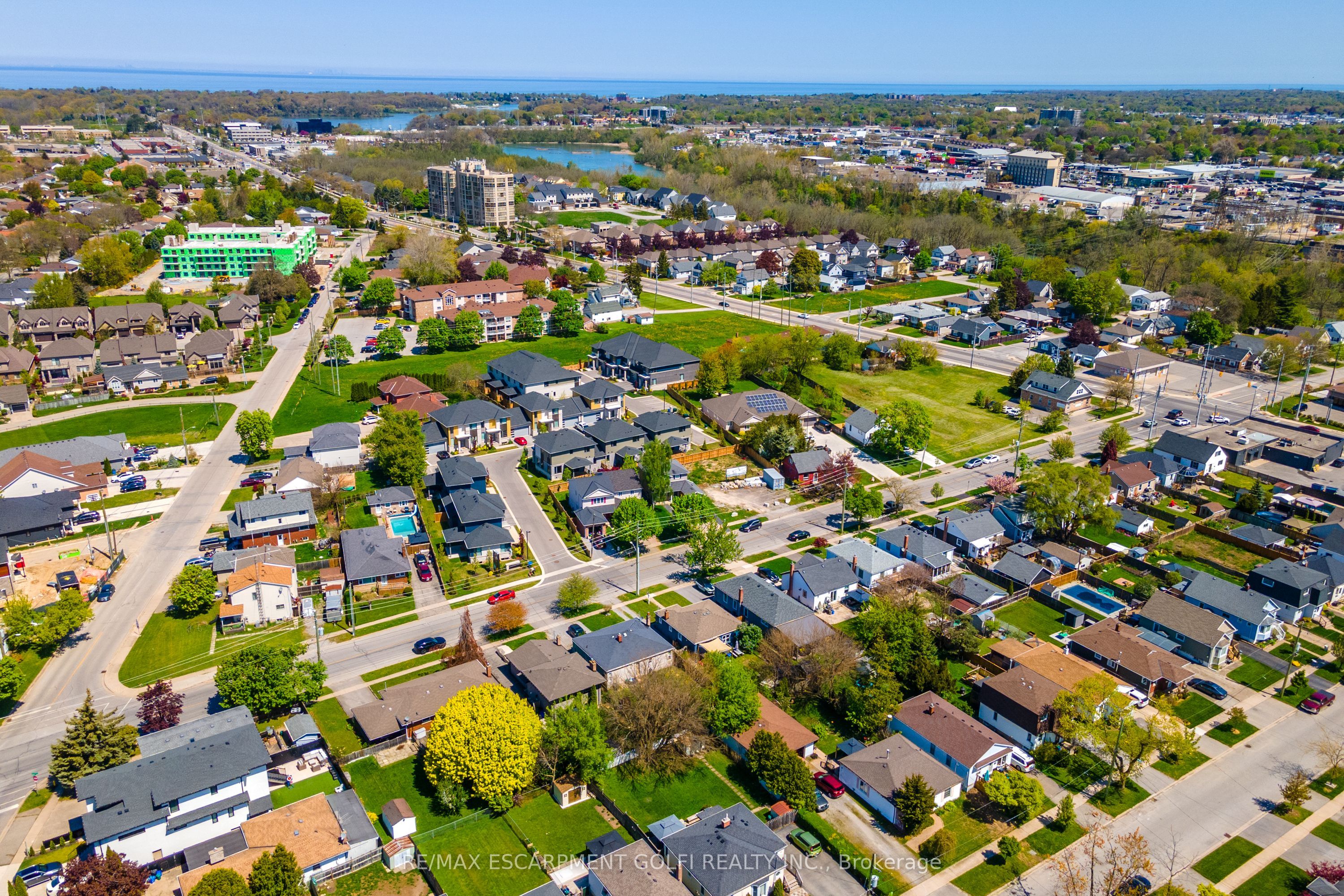 Photo 66 of 27 Grapeview Drive, St. Catharines, Grapeview — HOMEH