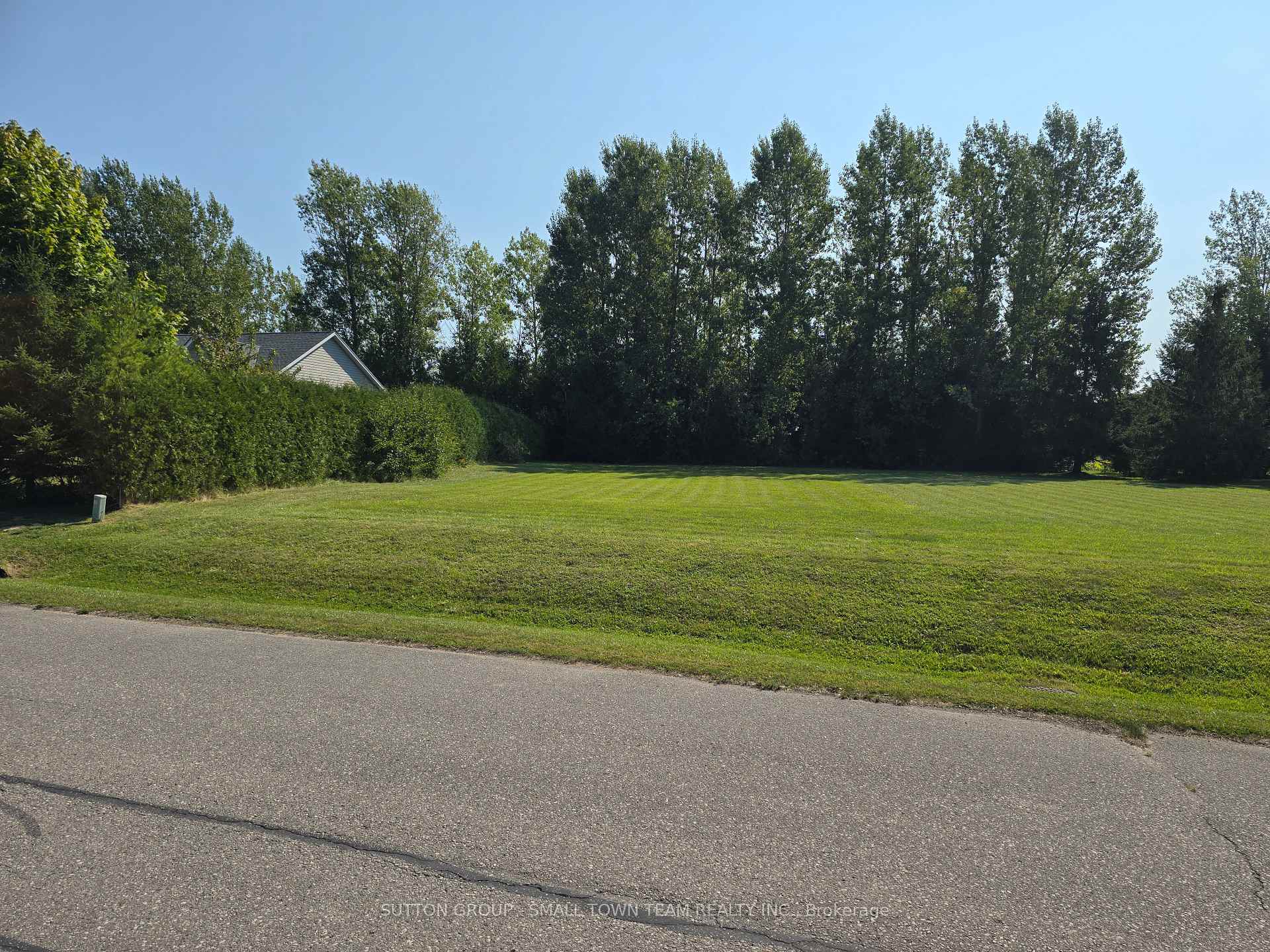 Photo 2 of 71817 Sundridge Crescent, Bluewater, Hay — HOMEH