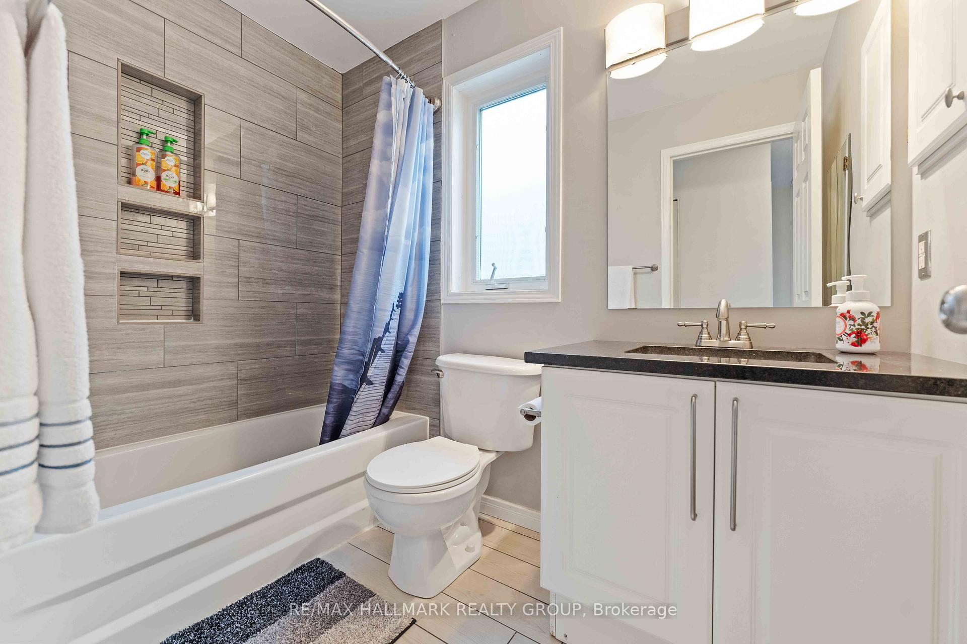 Photo 20 of 16 Whitestone Drive, Ottawa, Central Park — HOMEH