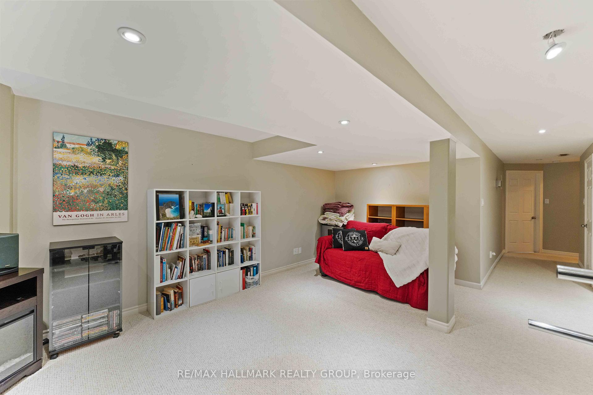 Photo 21 of 16 Whitestone Drive, Ottawa, Central Park — HOMEH