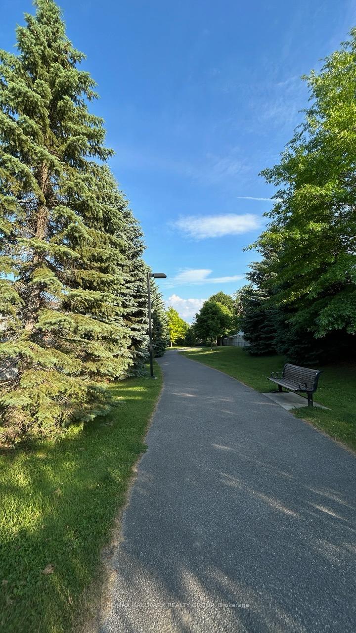 Photo 27 of 16 Whitestone Drive, Ottawa, Central Park — HOMEH