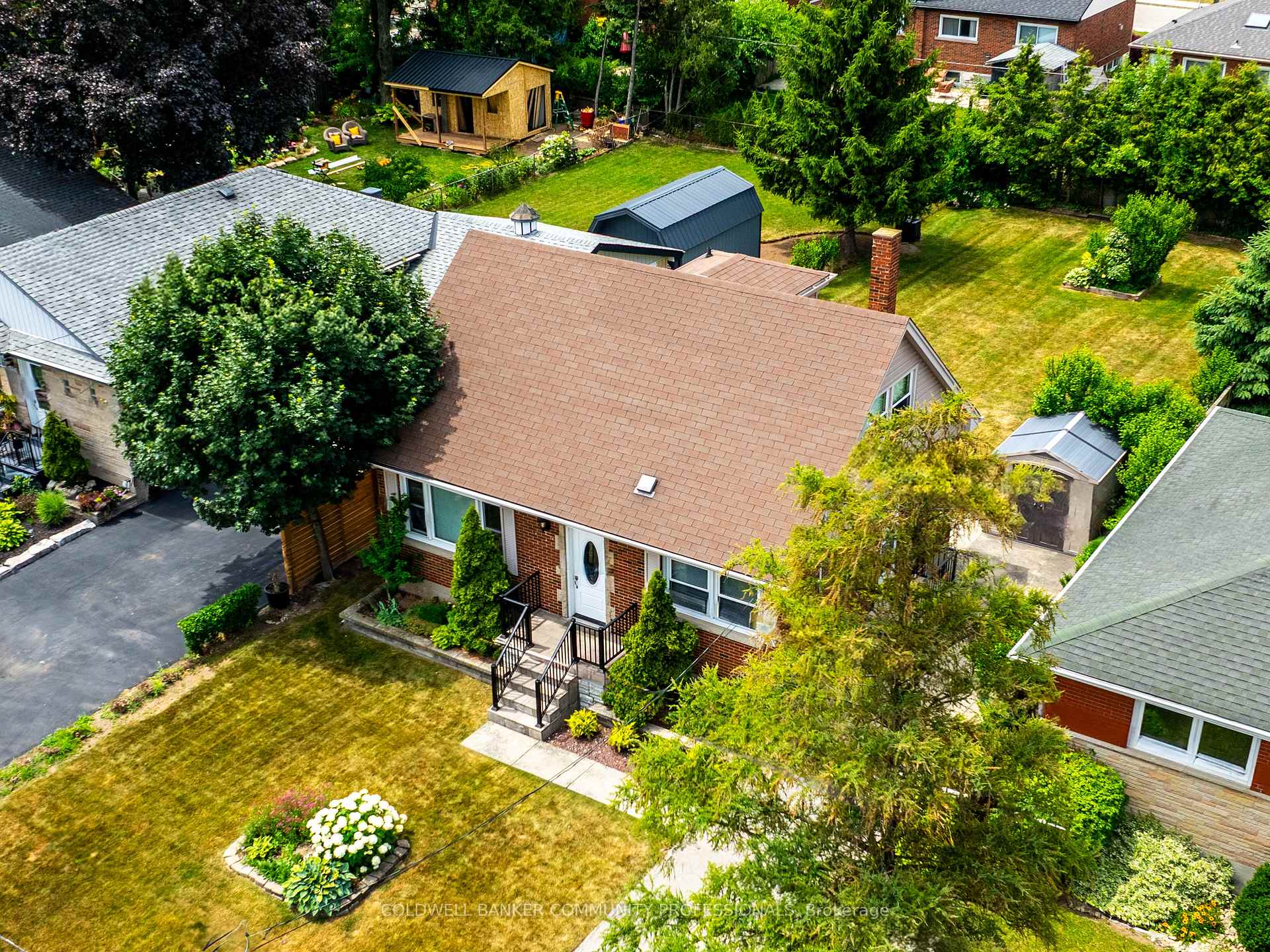 Photo 4 of 384 Upper Kenilworth Avenue, Hamilton, Huntington — HOMEH