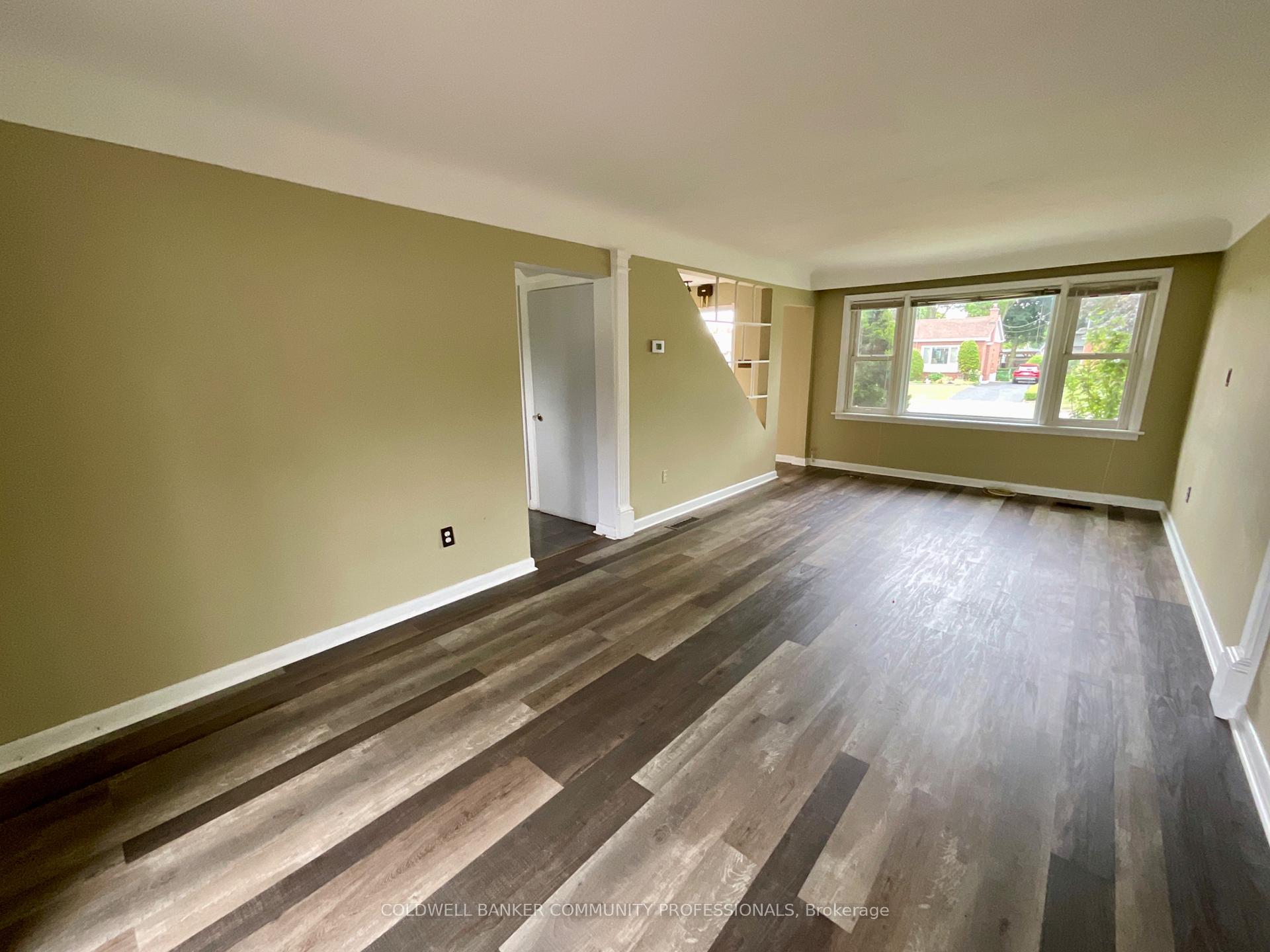 Photo 9 of 384 Upper Kenilworth Avenue, Hamilton, Huntington — HOMEH