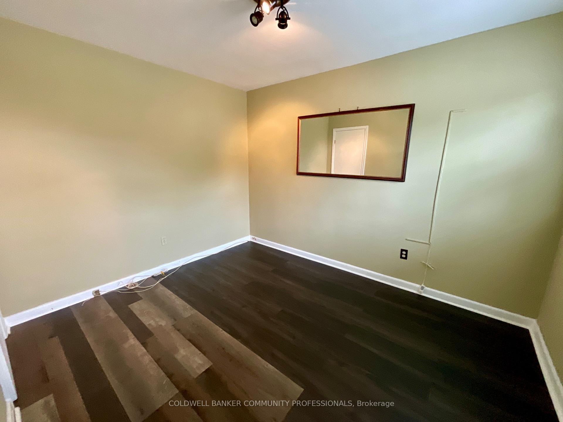 Photo 15 of 384 Upper Kenilworth Avenue, Hamilton, Huntington — HOMEH