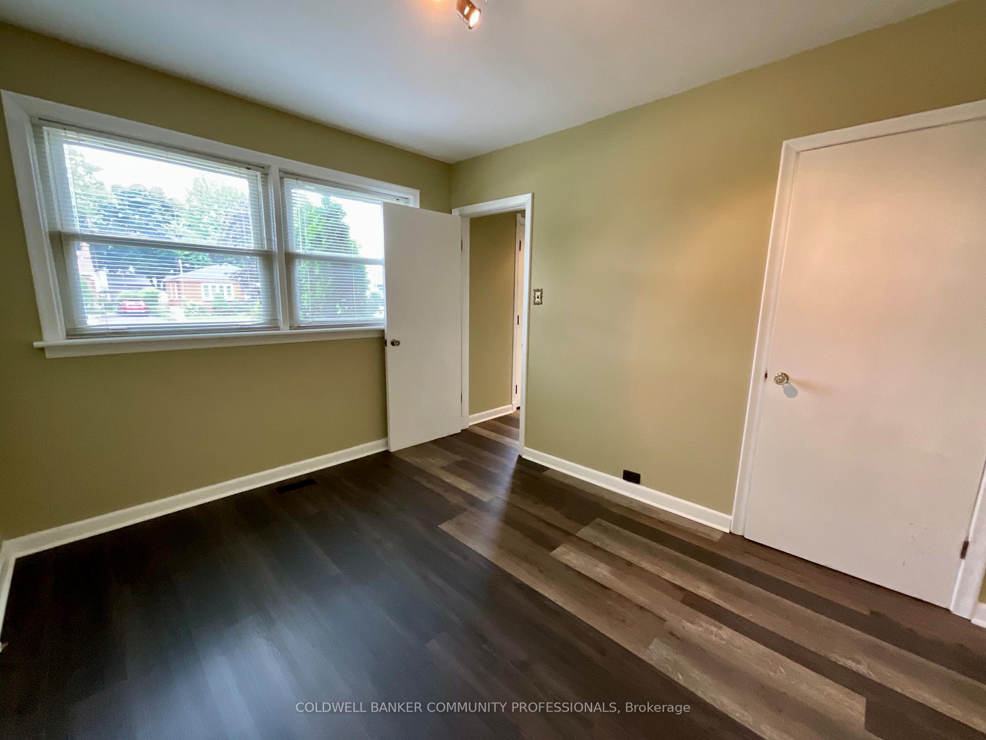 Photo 16 of 384 Upper Kenilworth Avenue, Hamilton, Huntington — HOMEH