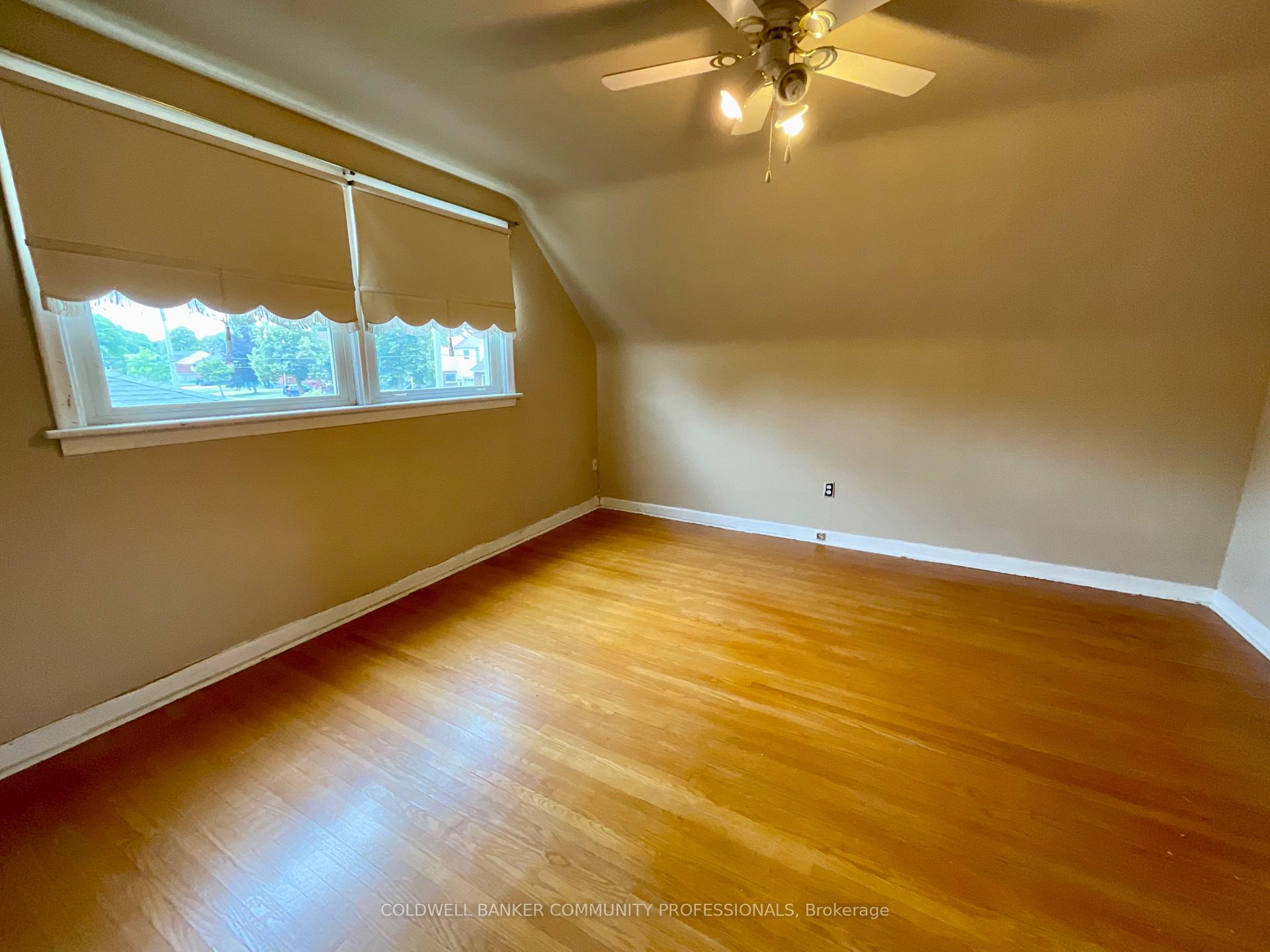 Photo 19 of 384 Upper Kenilworth Avenue, Hamilton, Huntington — HOMEH