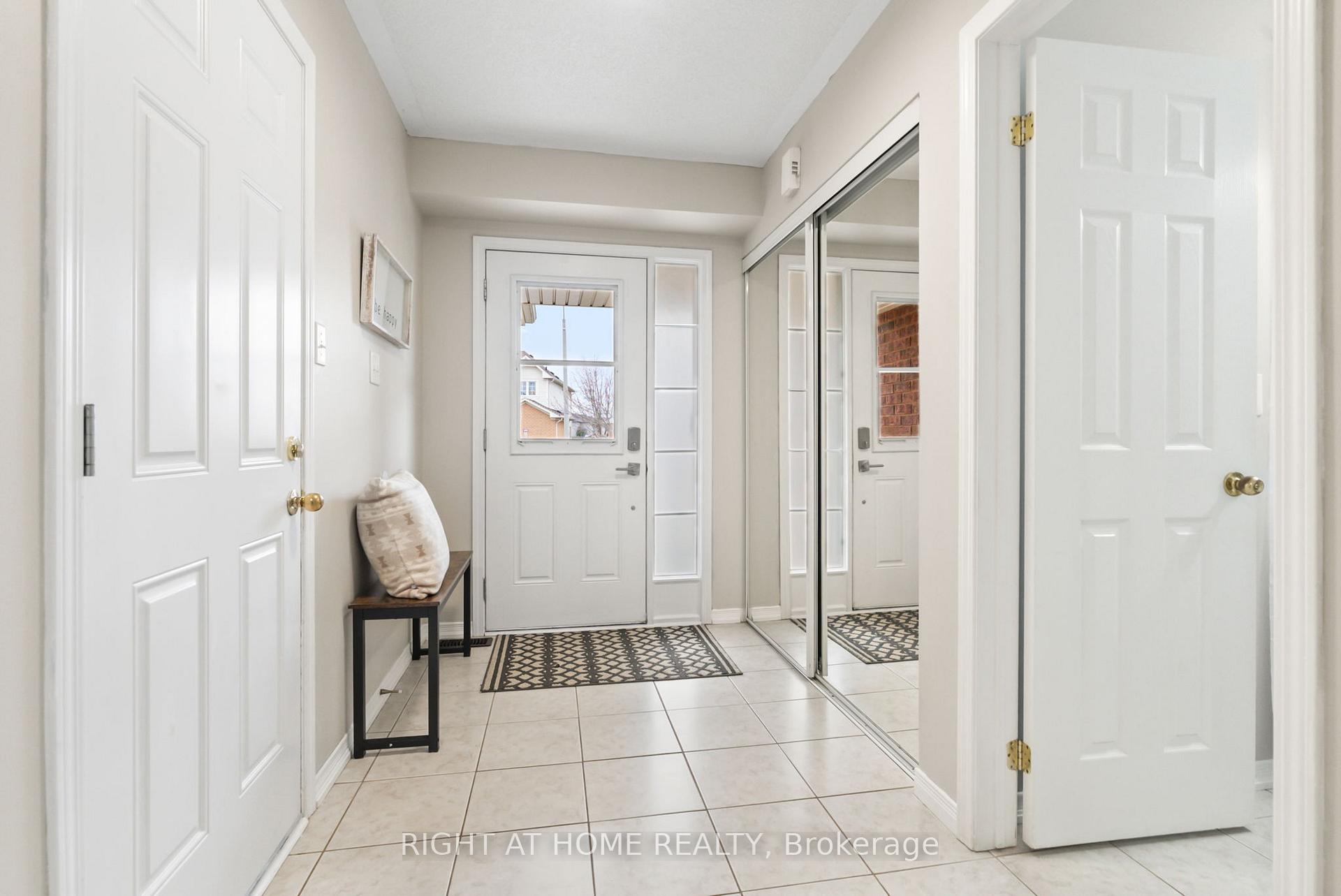 Photo 2 of 179 Courvier Crescent, Clarington, Bowmanville — HOMEH