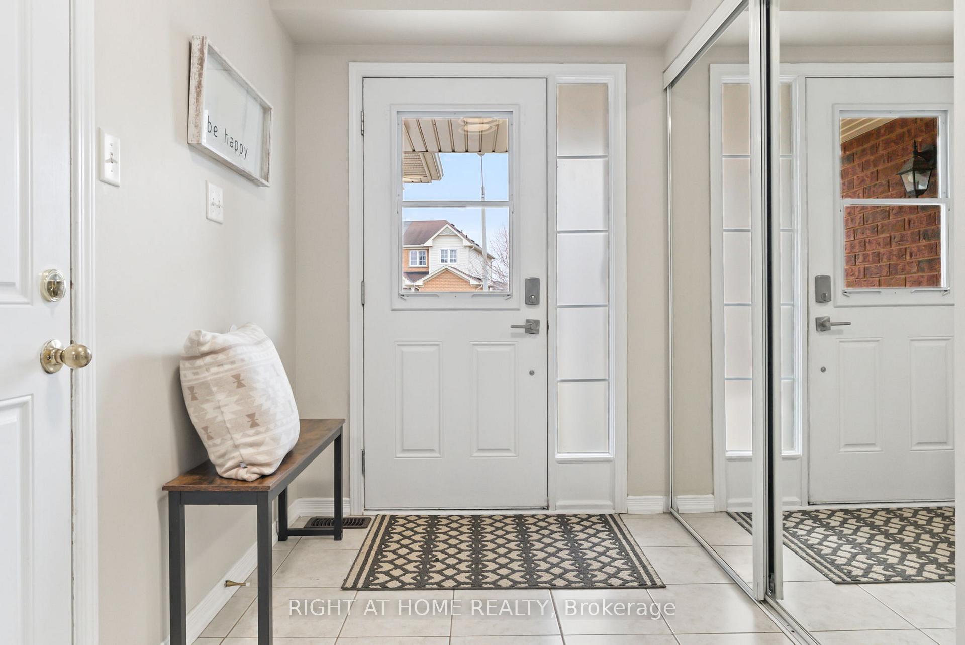 Photo 3 of 179 Courvier Crescent, Clarington, Bowmanville — HOMEH