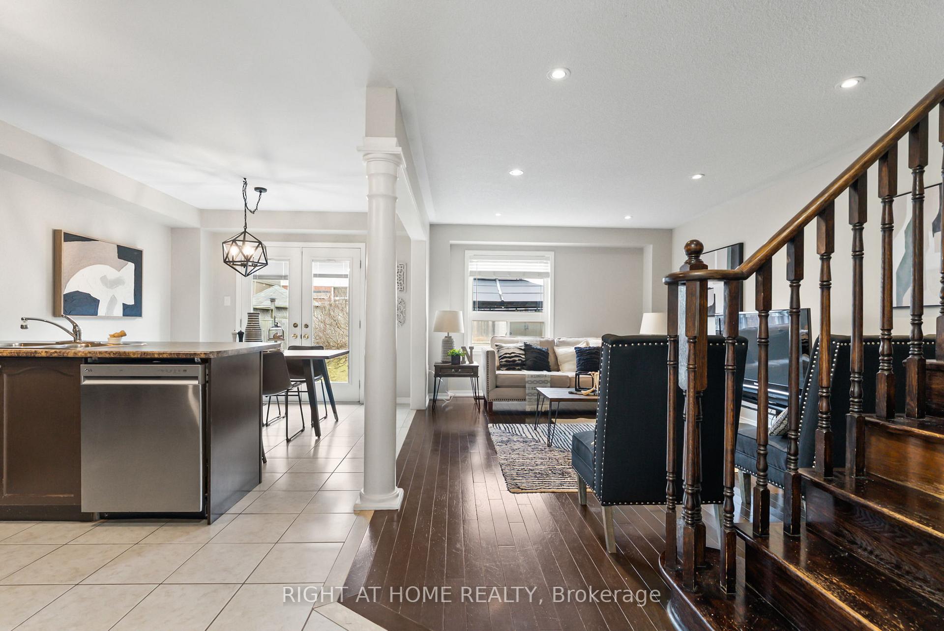 Photo 4 of 179 Courvier Crescent, Clarington, Bowmanville — HOMEH