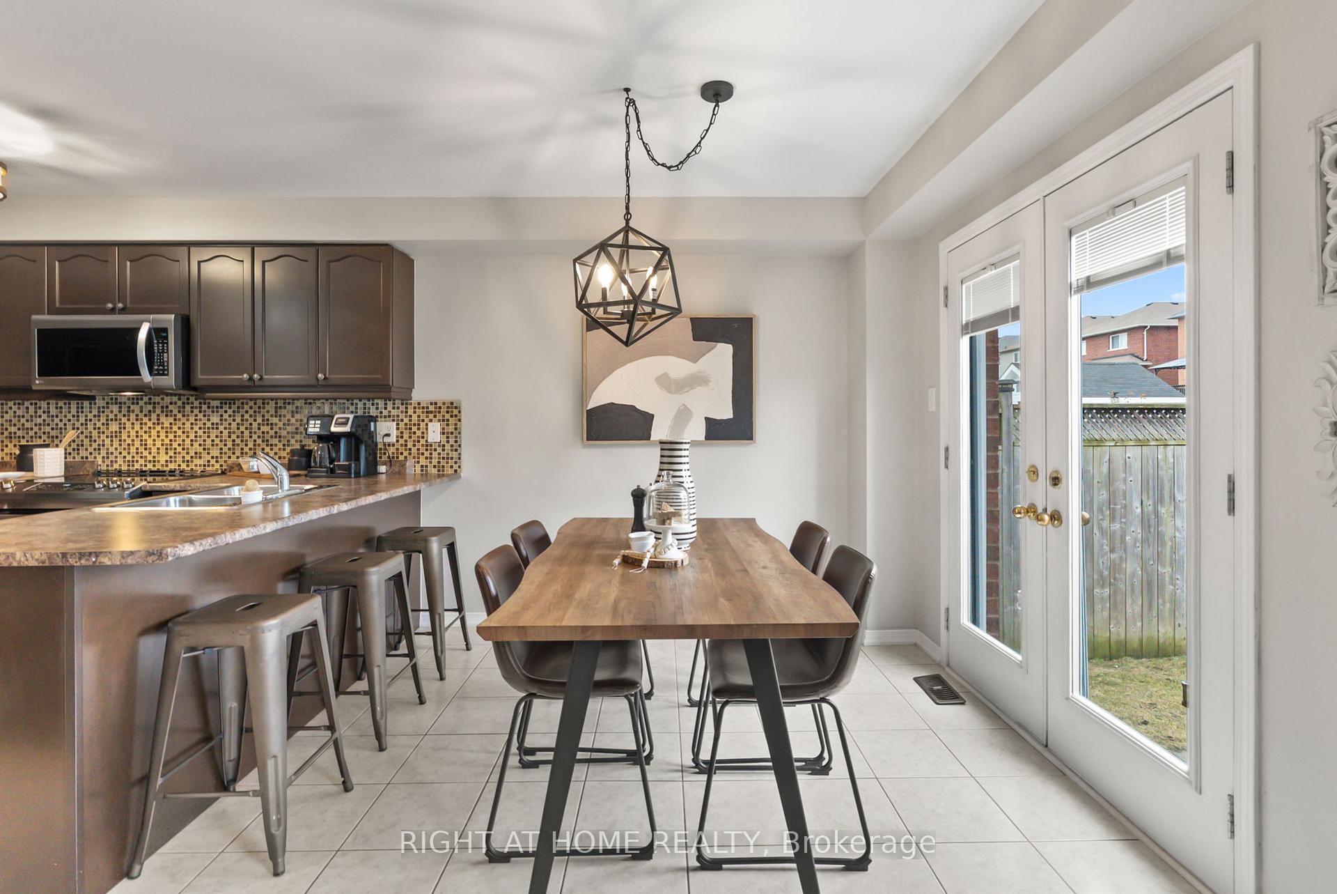 Photo 10 of 179 Courvier Crescent, Clarington, Bowmanville — HOMEH