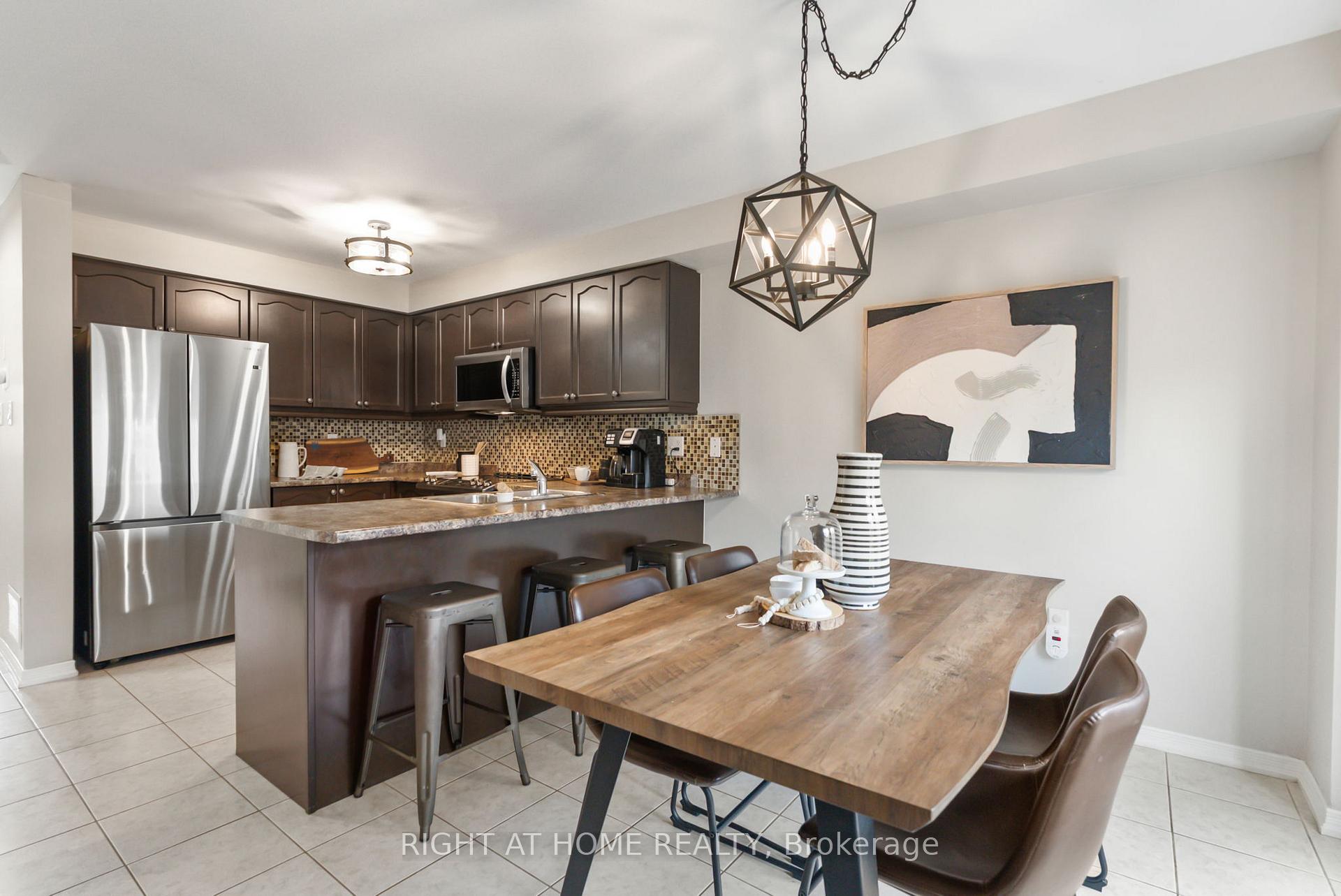 Photo 11 of 179 Courvier Crescent, Clarington, Bowmanville — HOMEH