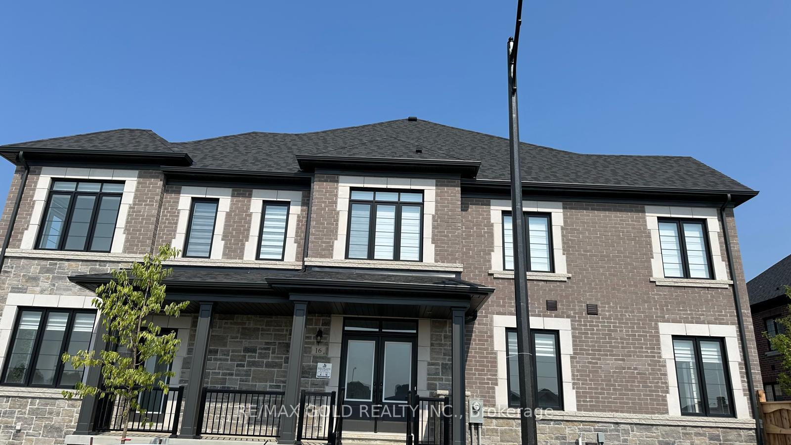 Front of 16 Hayrake Street