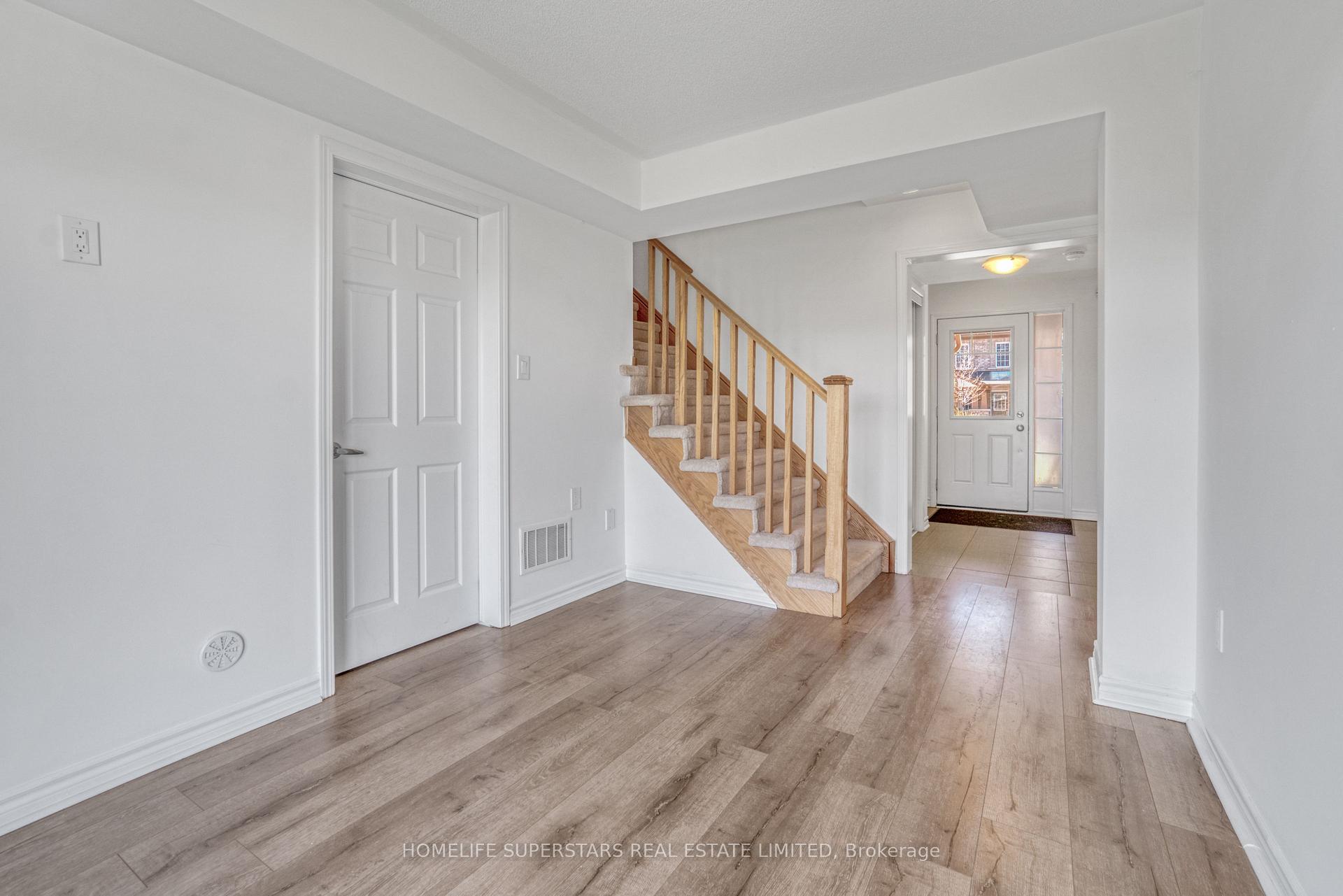 Photo 11 of 72 Bannister Crescent, Brampton, Northwest Brampton — HOMEH