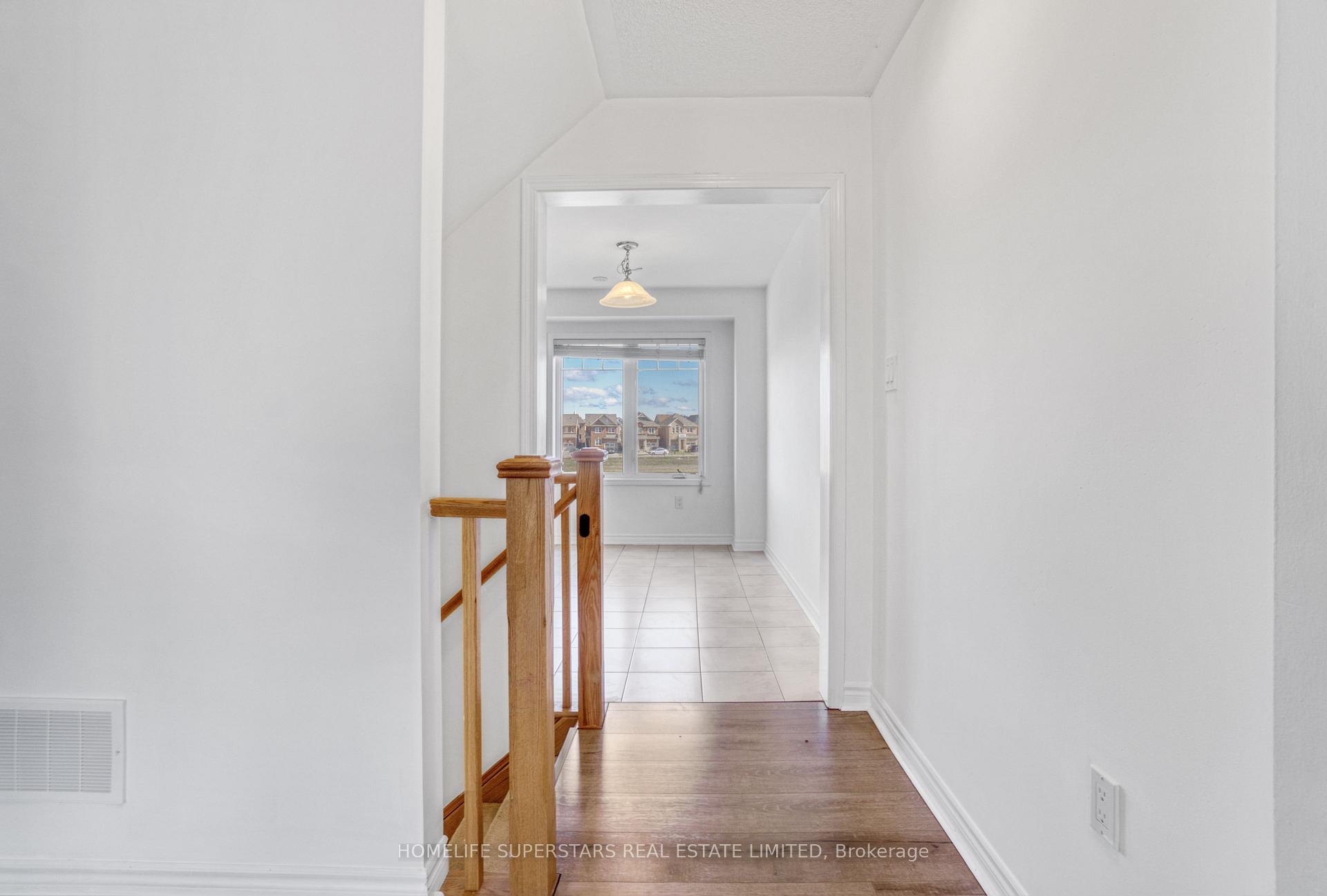 Photo 19 of 72 Bannister Crescent, Brampton, Northwest Brampton — HOMEH