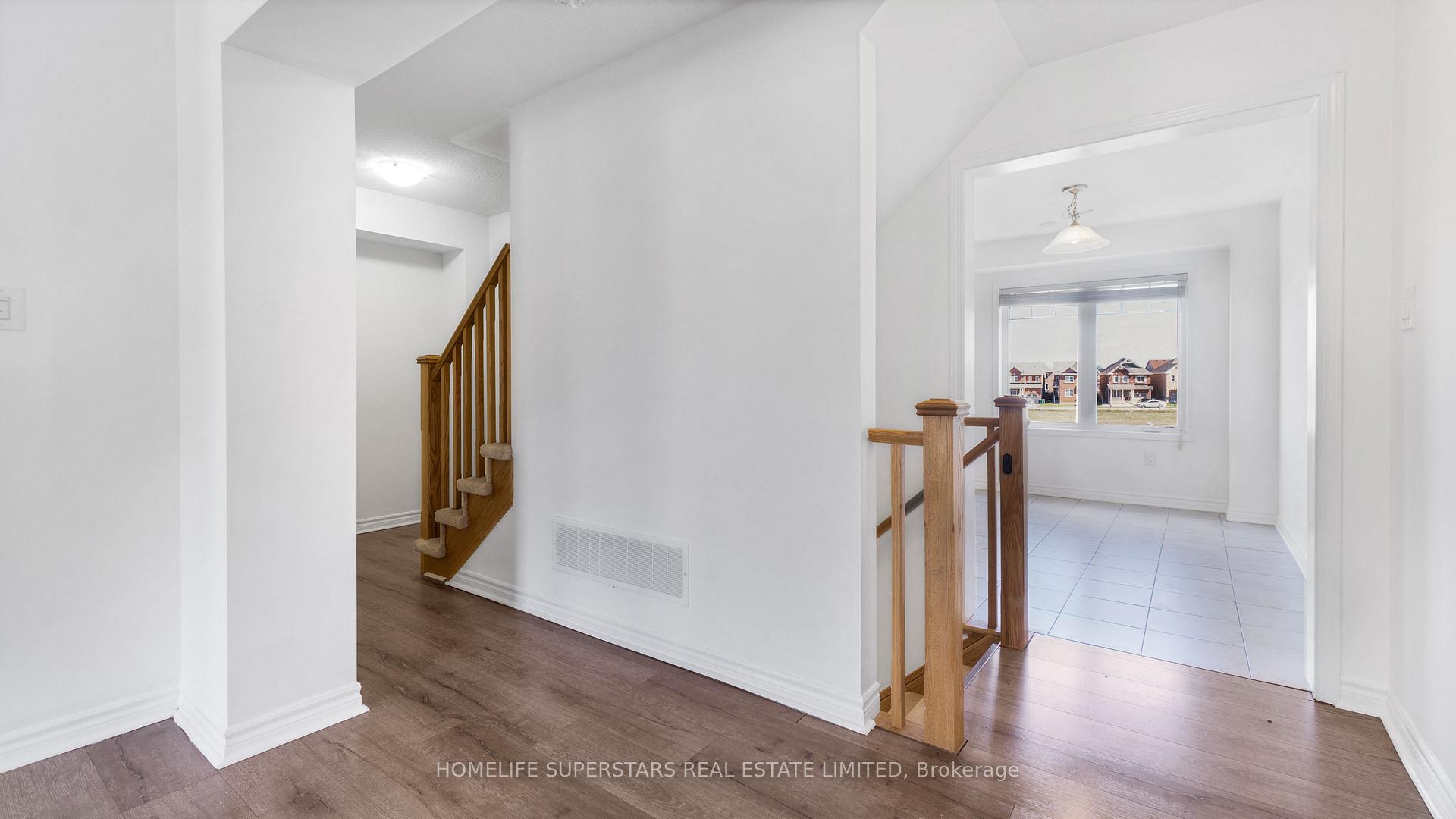 Photo 14 of 72 Bannister Crescent, Brampton, Northwest Brampton — HOMEH