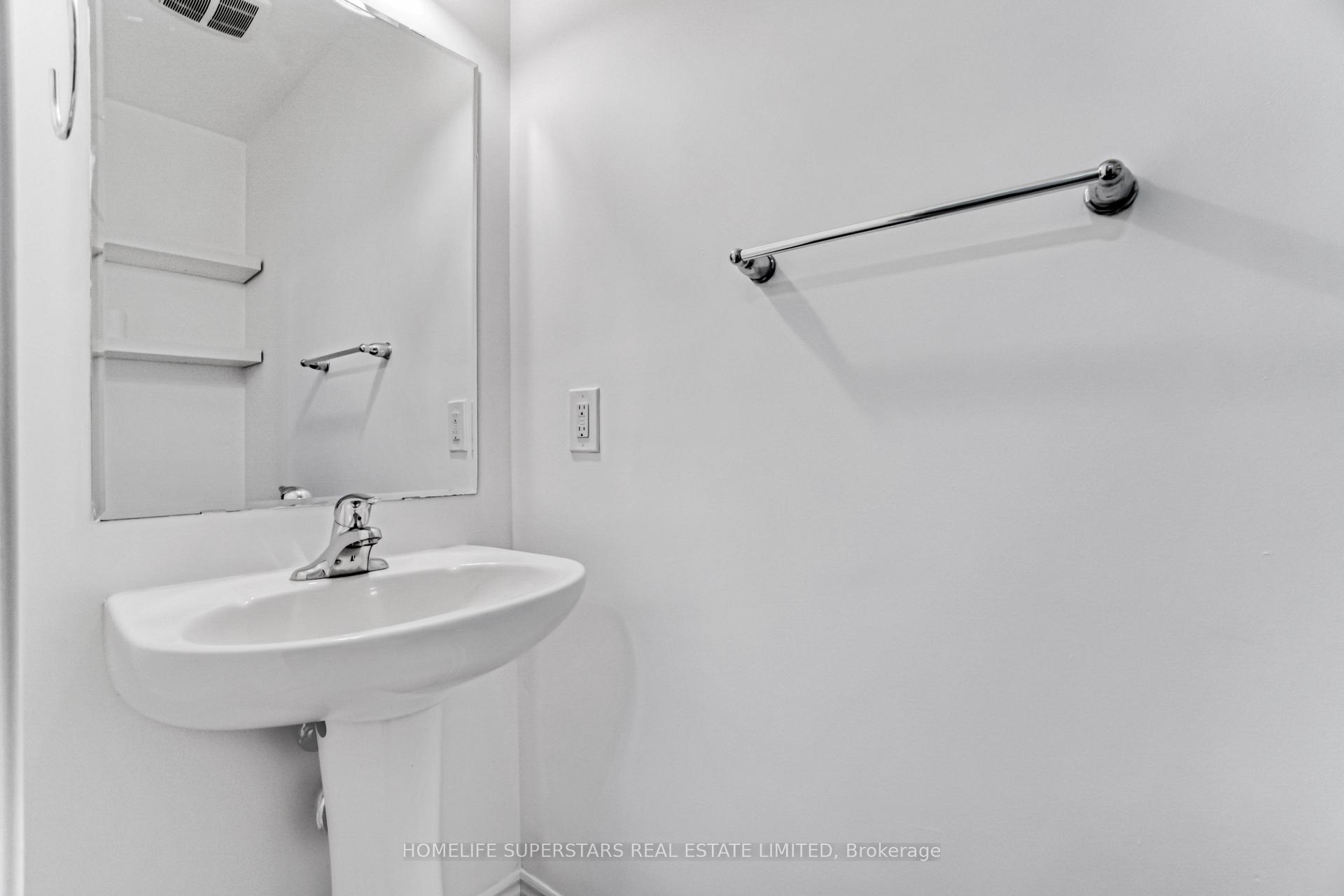 Photo 16 of 72 Bannister Crescent, Brampton, Northwest Brampton — HOMEH
