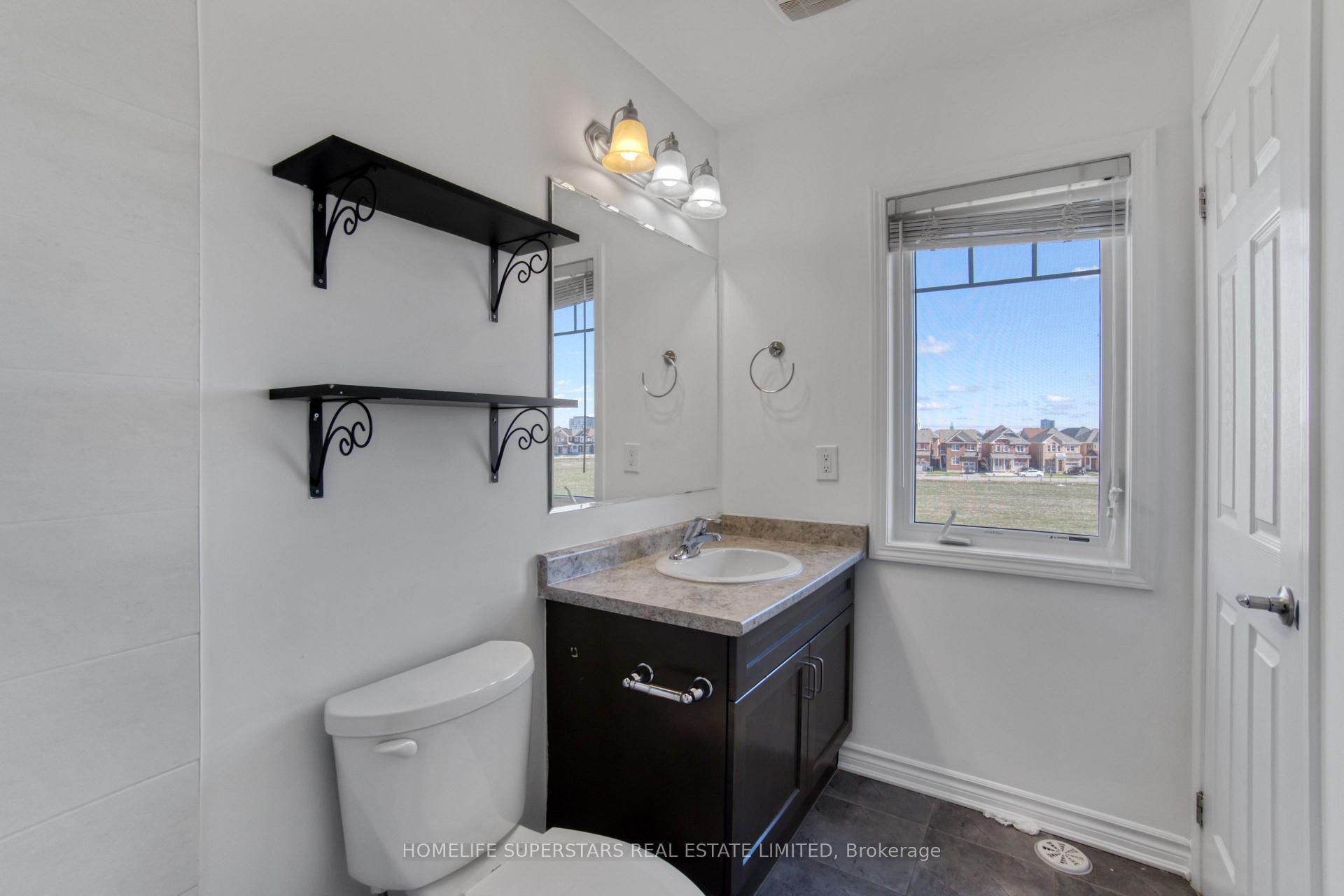 Photo 24 of 72 Bannister Crescent, Brampton, Northwest Brampton — HOMEH