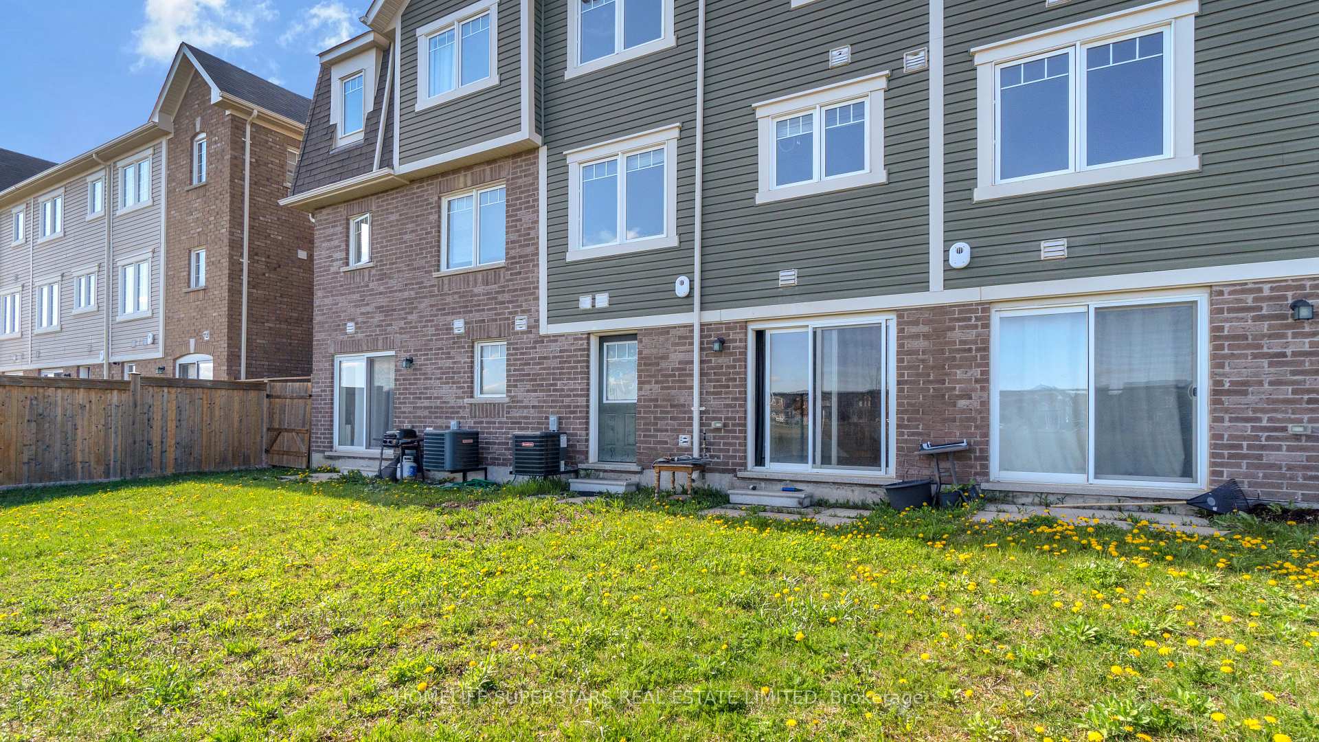 Photo 35 of 72 Bannister Crescent, Brampton, Northwest Brampton — HOMEH
